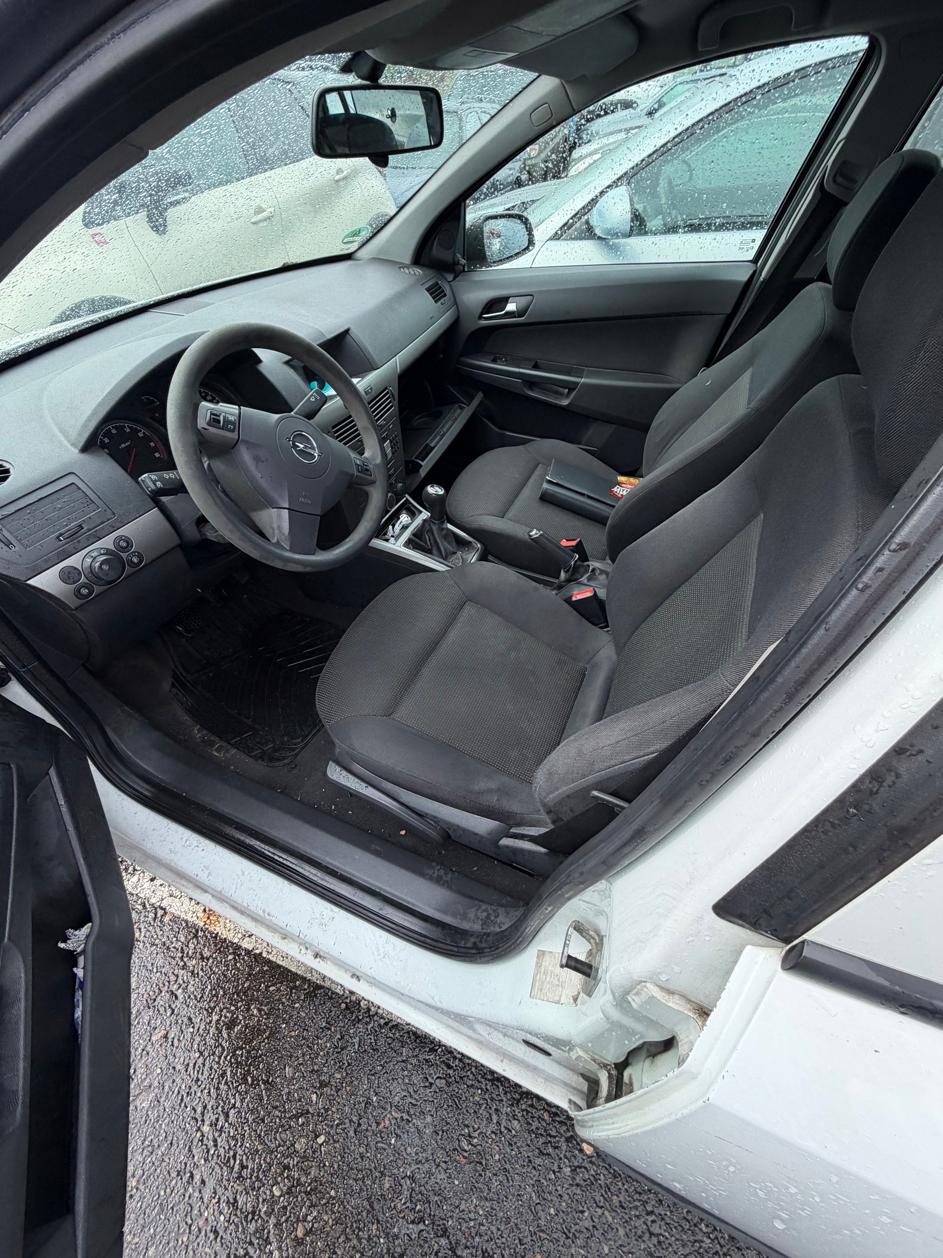 OPEL Astra Caravan 1.6i 16V TP Cosmo-image-4