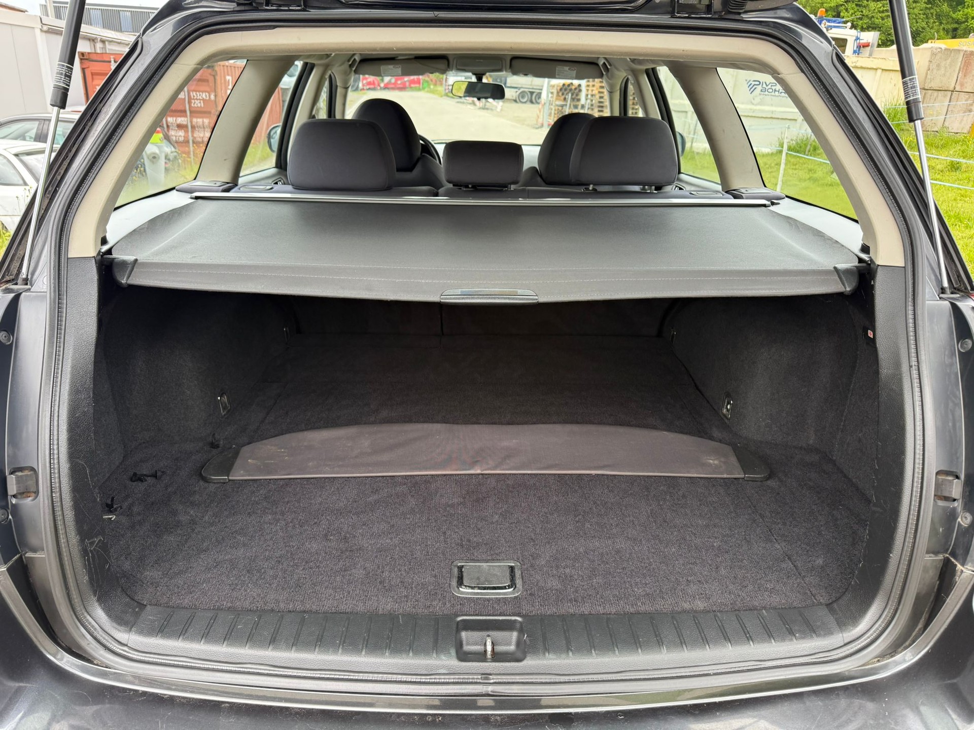 SUBARU Legacy 2.0R AWD Swiss Automatic-image-9