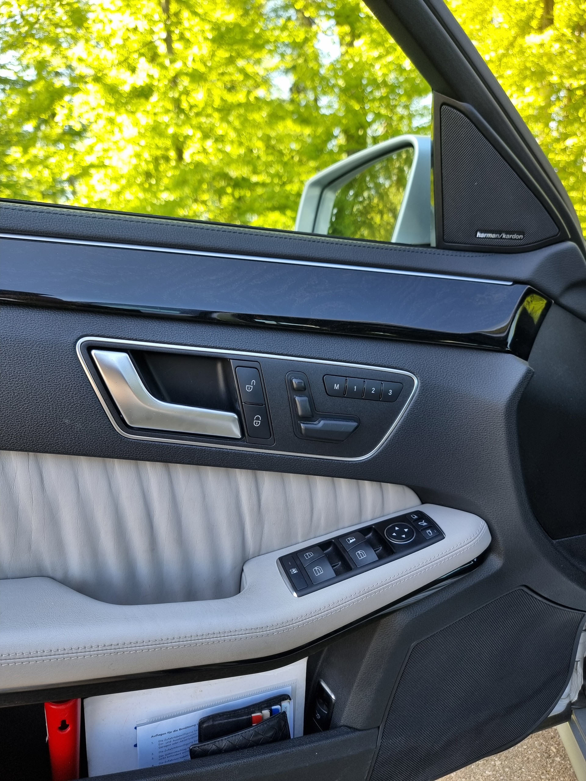 MERCEDES-BENZ E 350 V6 BlueEF Eleg. 4matic-image-3