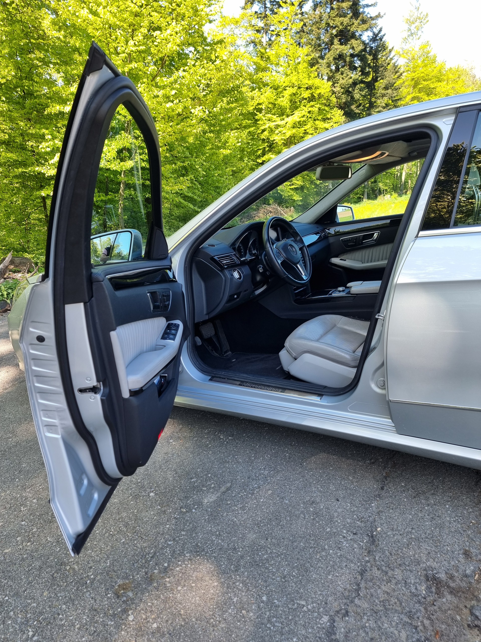 MERCEDES-BENZ E 350 V6 BlueEF Eleg. 4matic-image-2