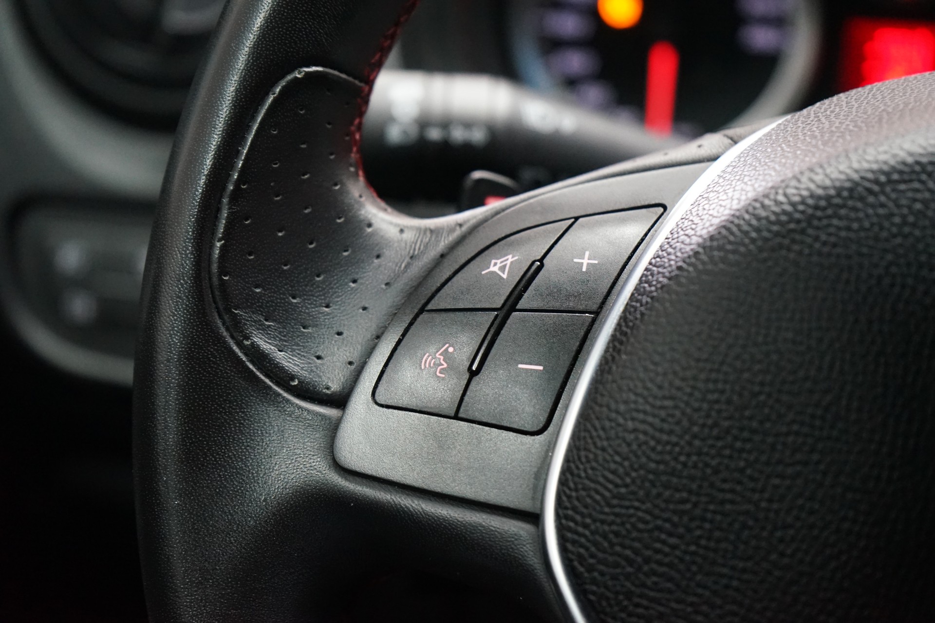 ALFA ROMEO MiTo 1.4 TB Veloce TCT-image-5