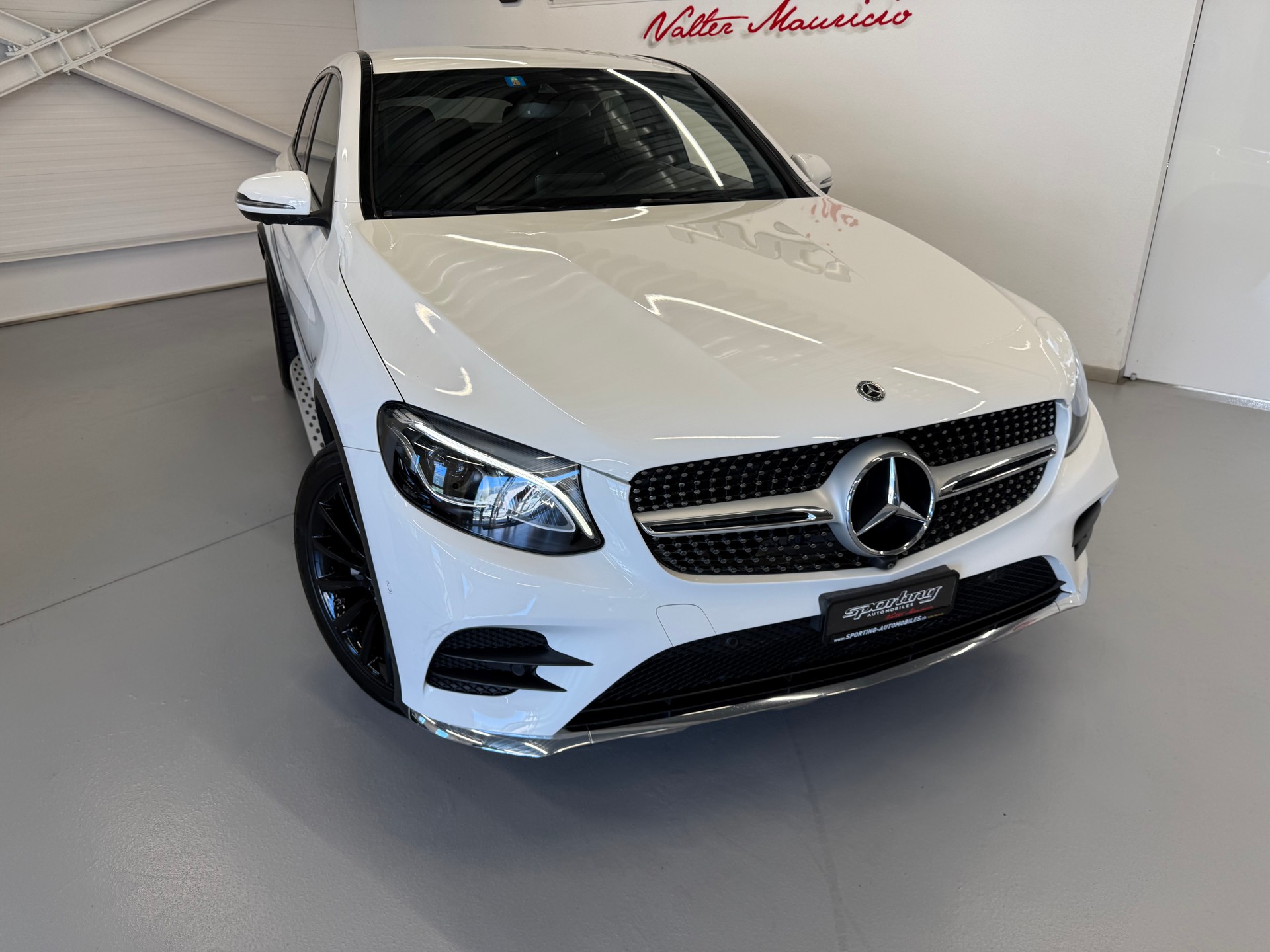 MERCEDES-BENZ GLC Coupé 250 AMG Line 4Matic 9G-Tronic-image-2