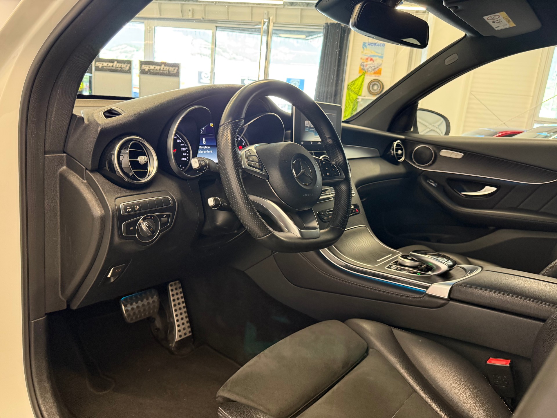 MERCEDES-BENZ GLC Coupé 250 AMG Line 4Matic 9G-Tronic-image-10