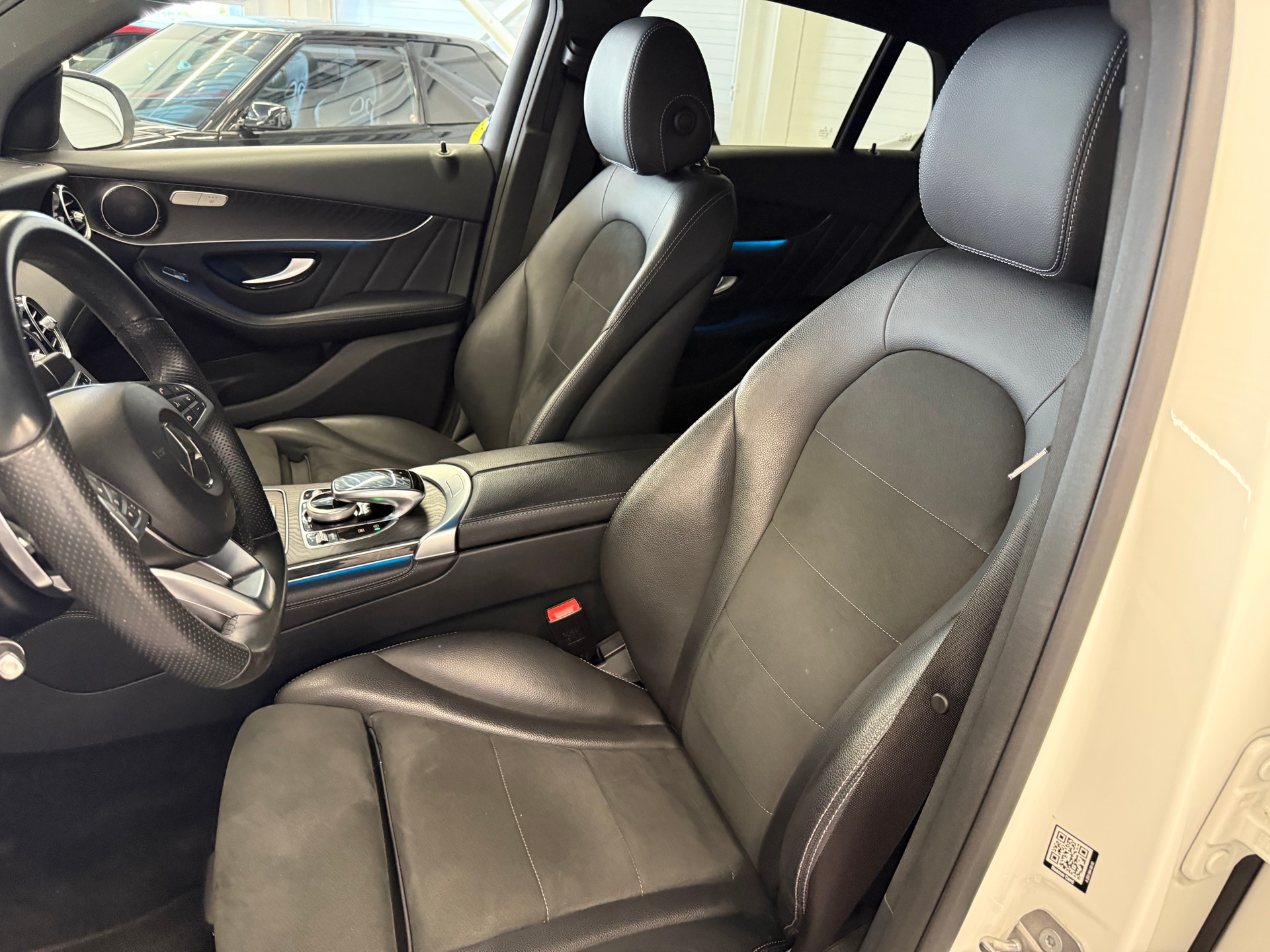 MERCEDES-BENZ GLC Coupé 250 AMG Line 4Matic 9G-Tronic-image-11