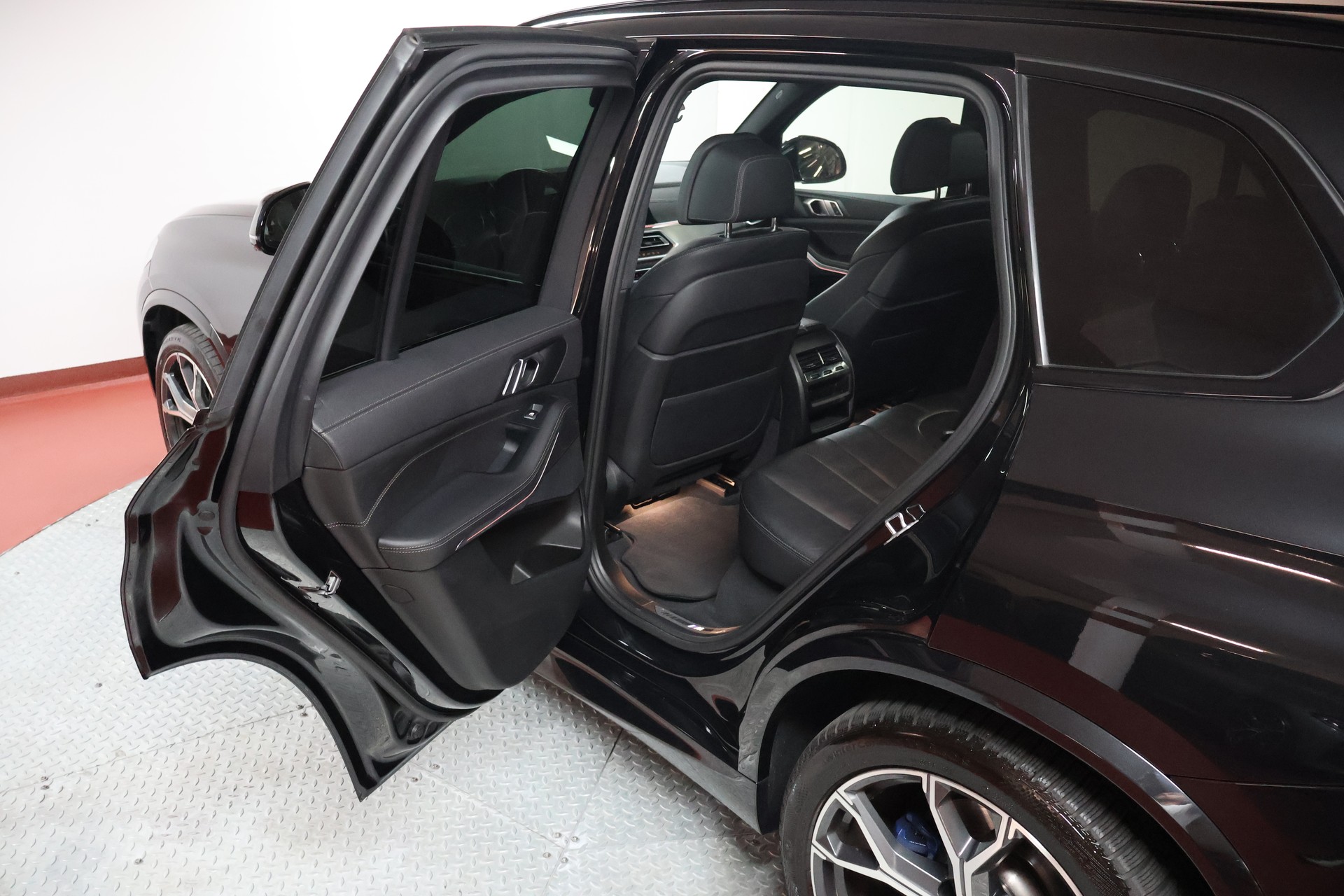 BMW X5 xDrive 48V 30d M Sport Steptronic-image-16