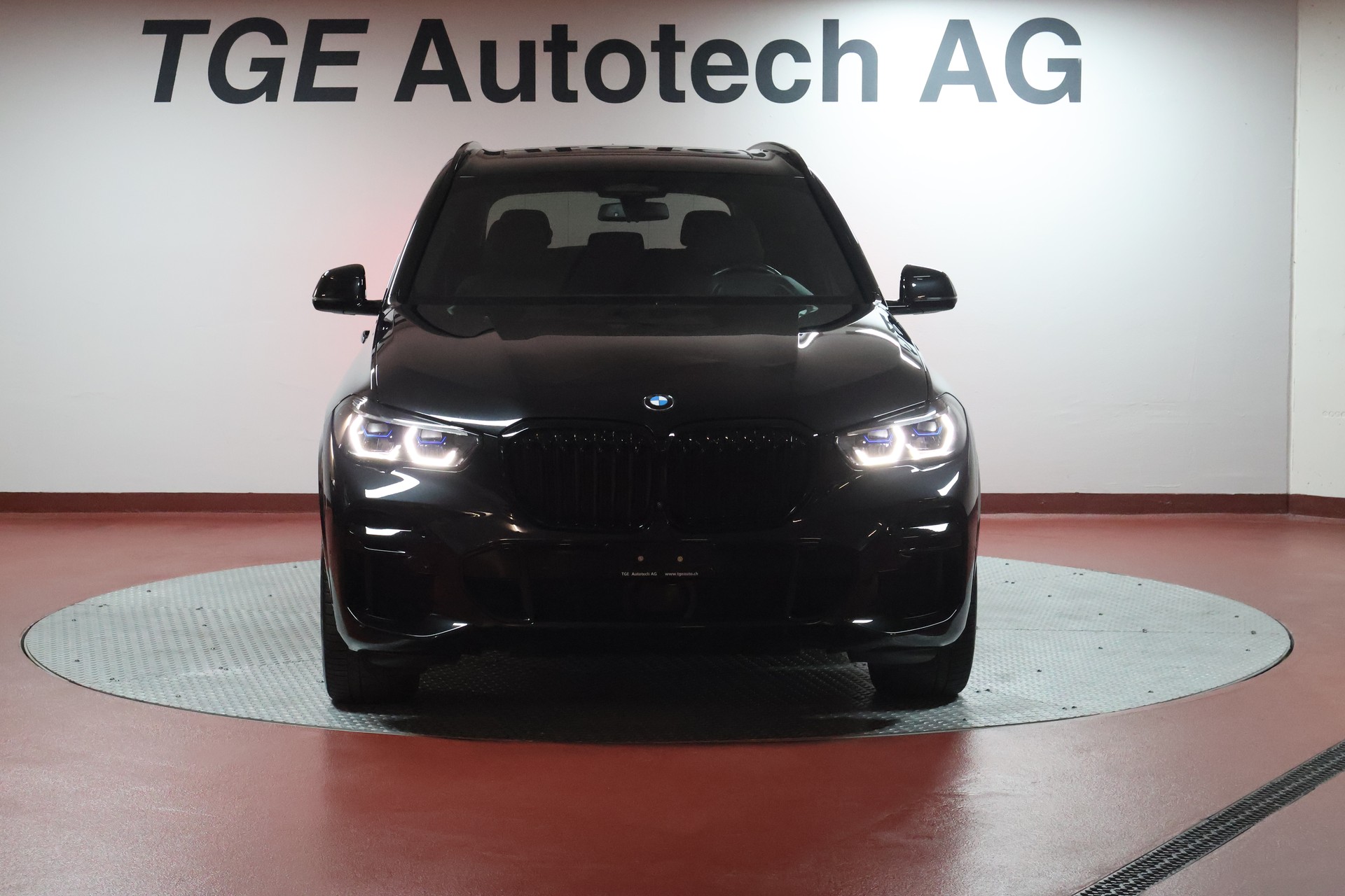 BMW X5 xDrive 48V 30d M Sport Steptronic-showroom-element-2