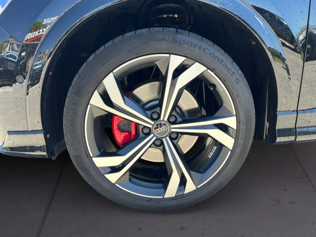 AUDI Q3 40 TFSI S line quattro S-tronic-image-8