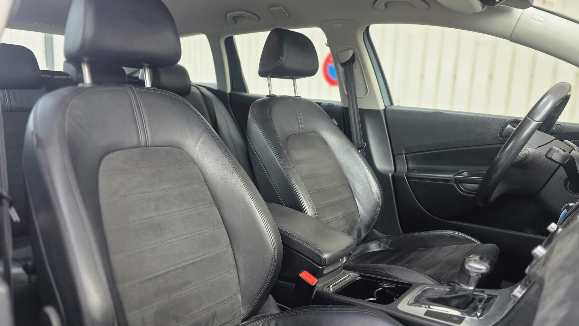 VW Passat Variant 2.0 TDI Highline 4Motion DSG-image-7