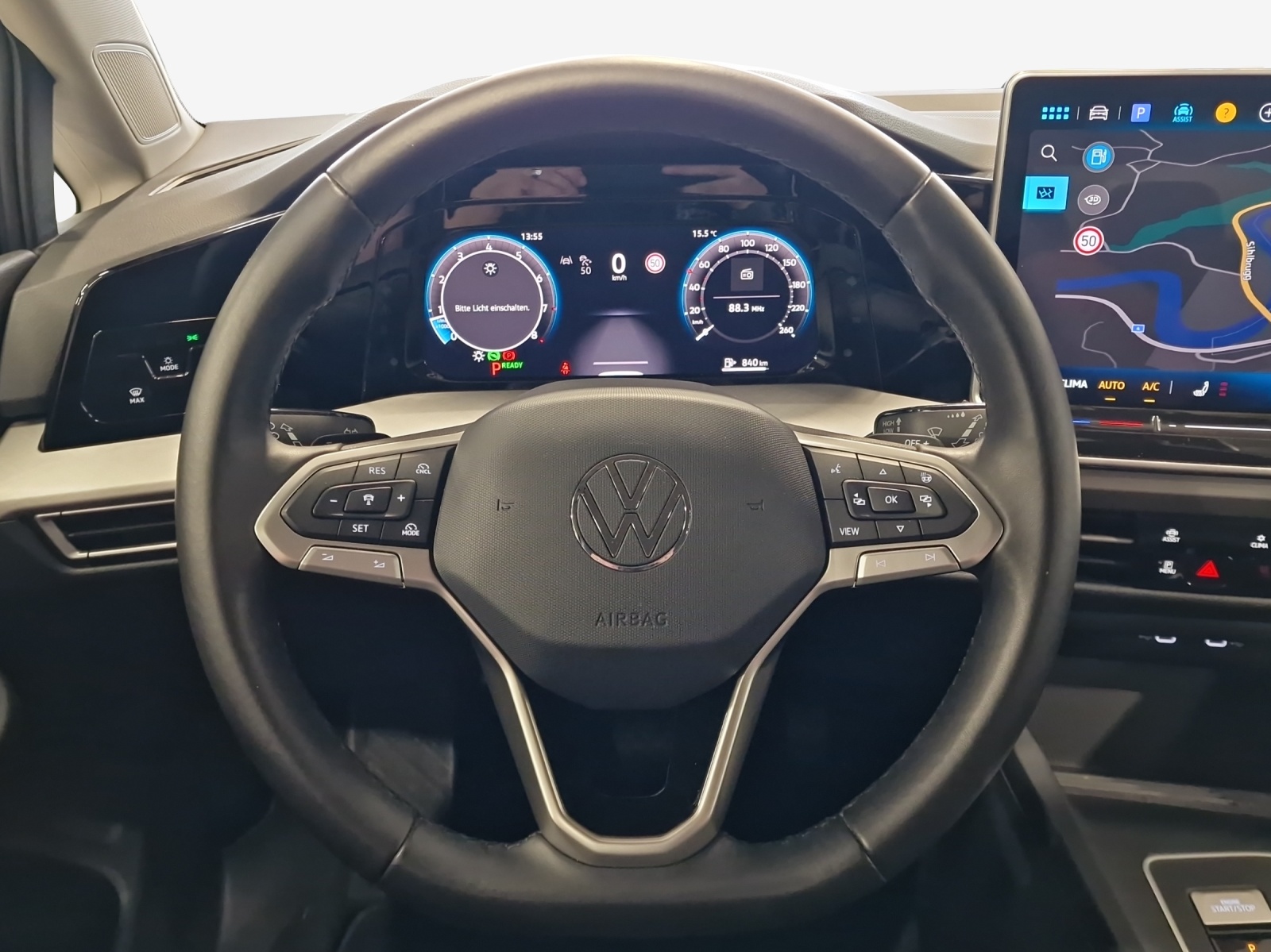 VW Golf Variant 1.5 eTSI mHEV Life-image-9
