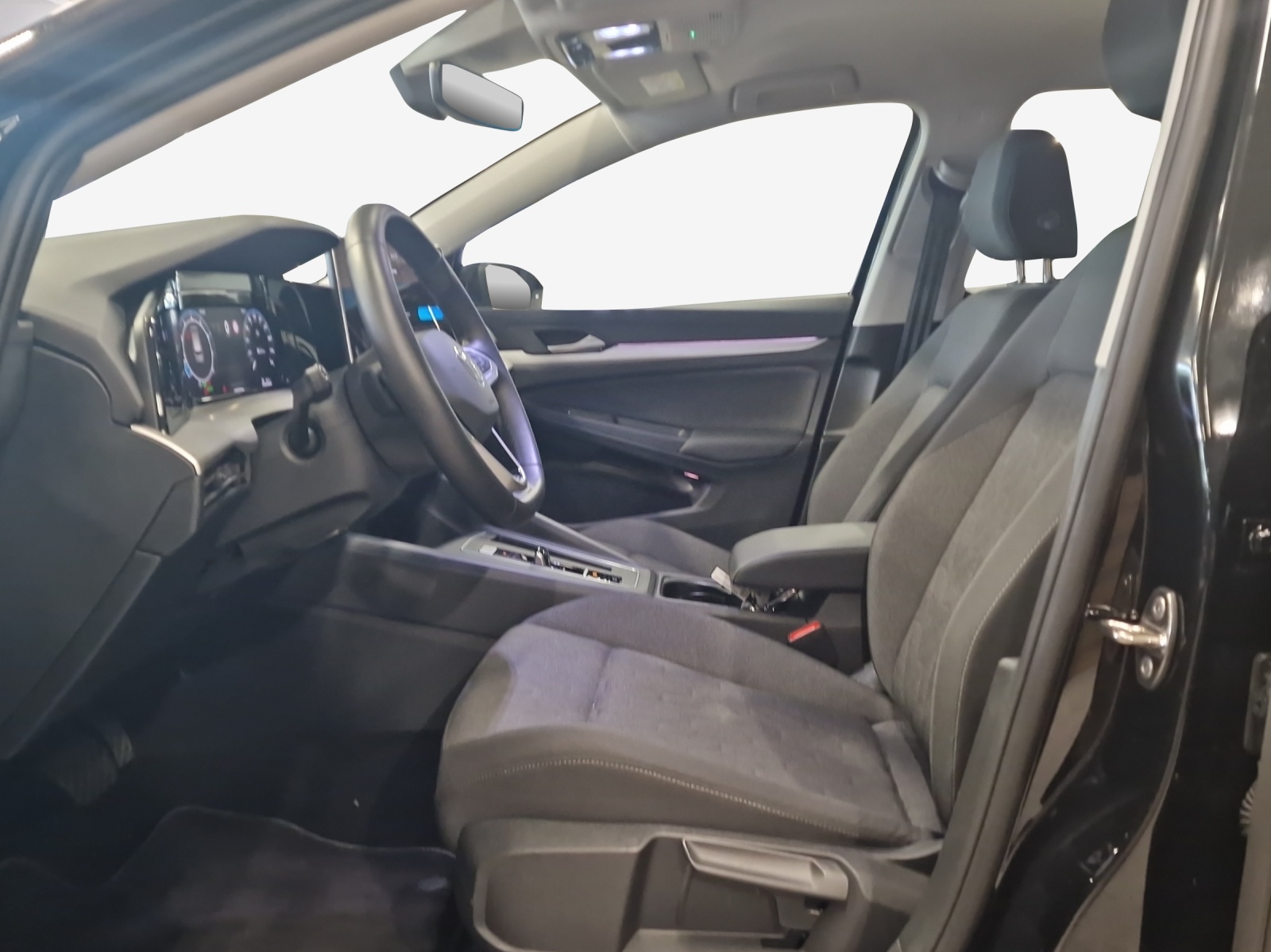 VW Golf Variant 1.5 eTSI mHEV Life-image-7