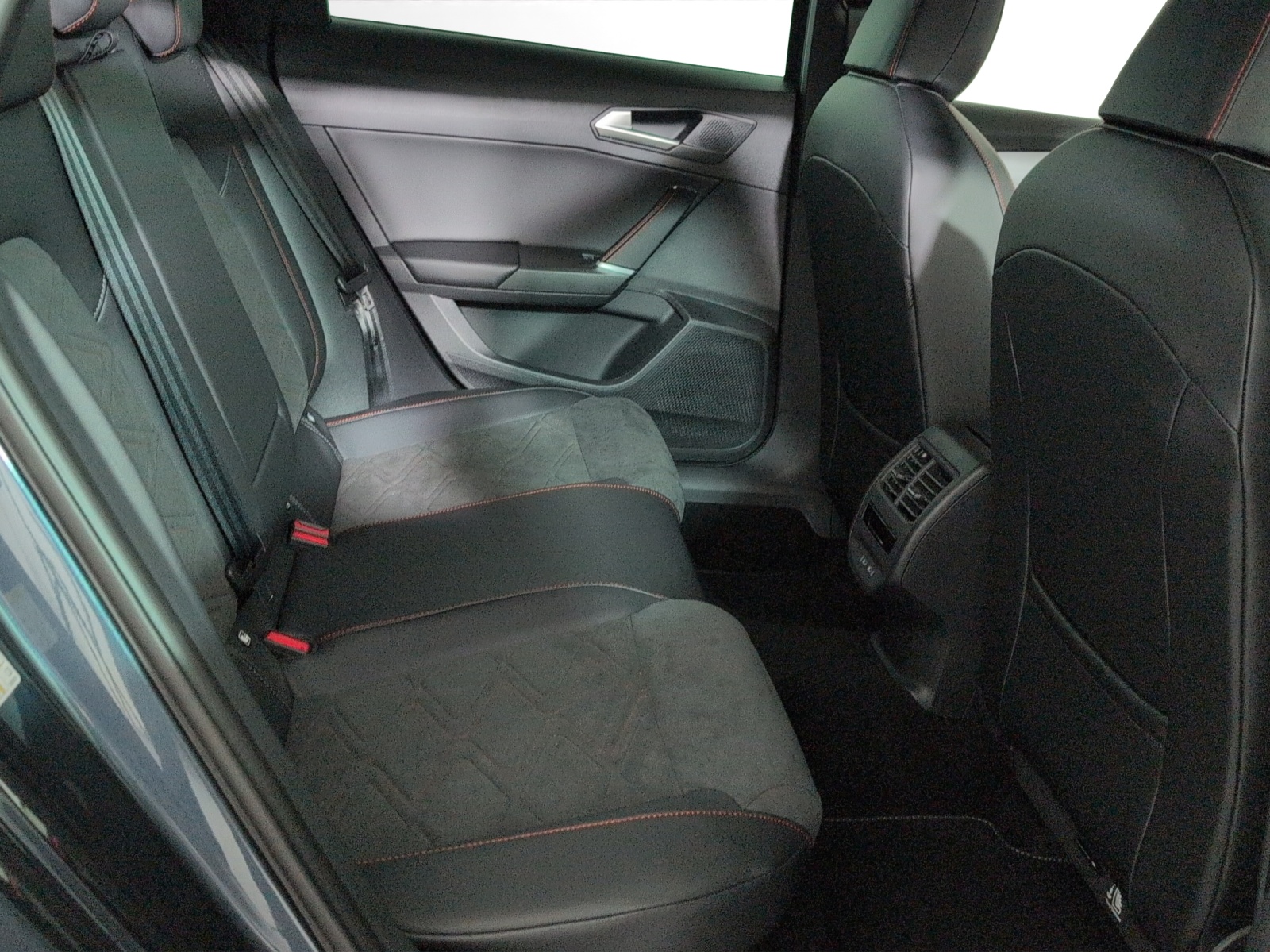 SEAT Leon 1.5 eTSI mHEV DSG Move FR-image-7