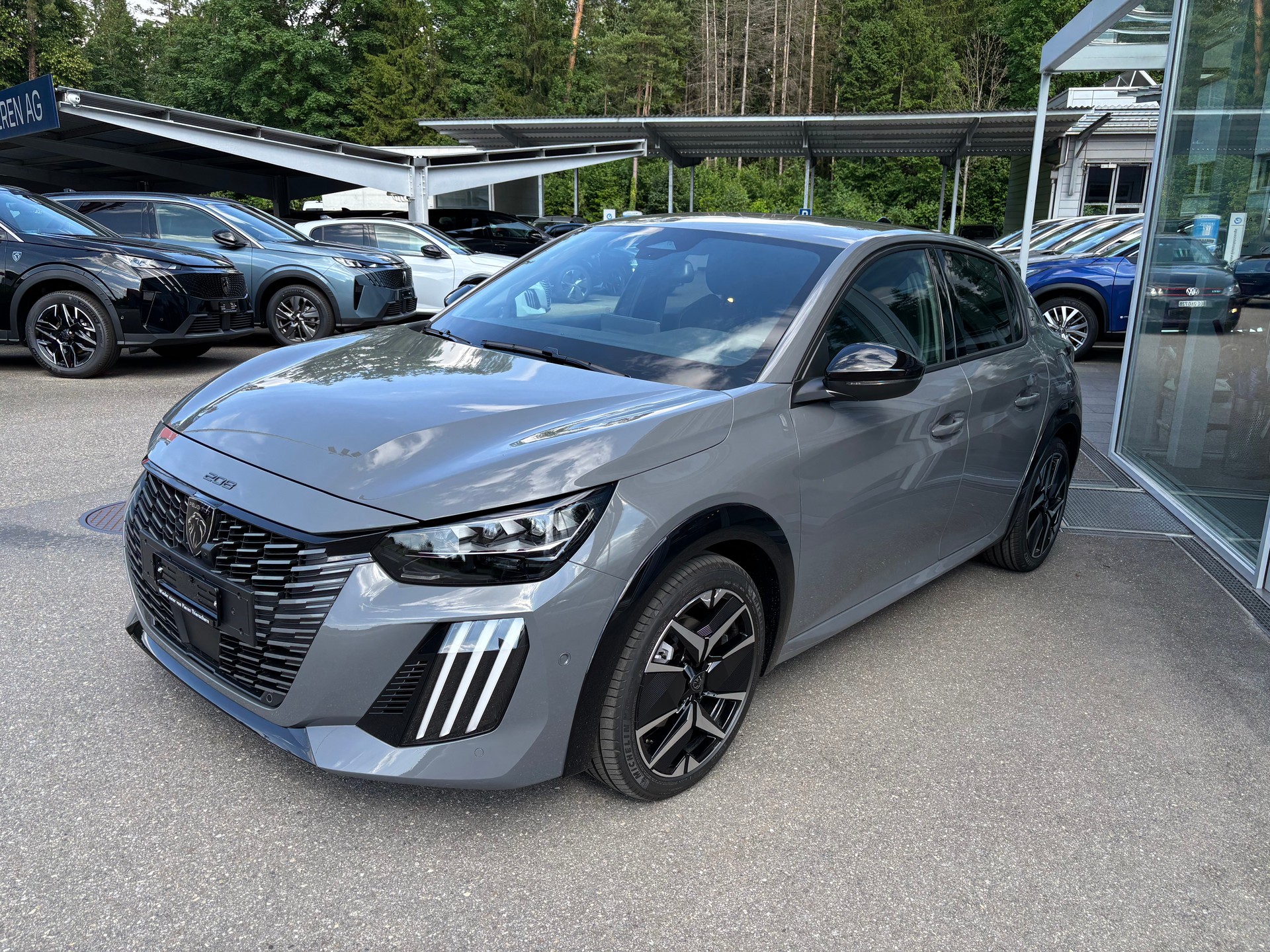 PEUGEOT 208 1.2 MHEV 145 GT-image-1