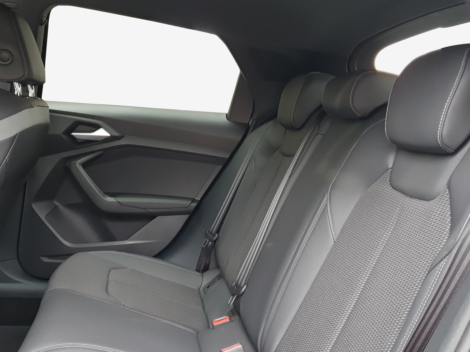AUDI A1 Sportback 30 TFSI S Line Attraction S-tronic-image-11