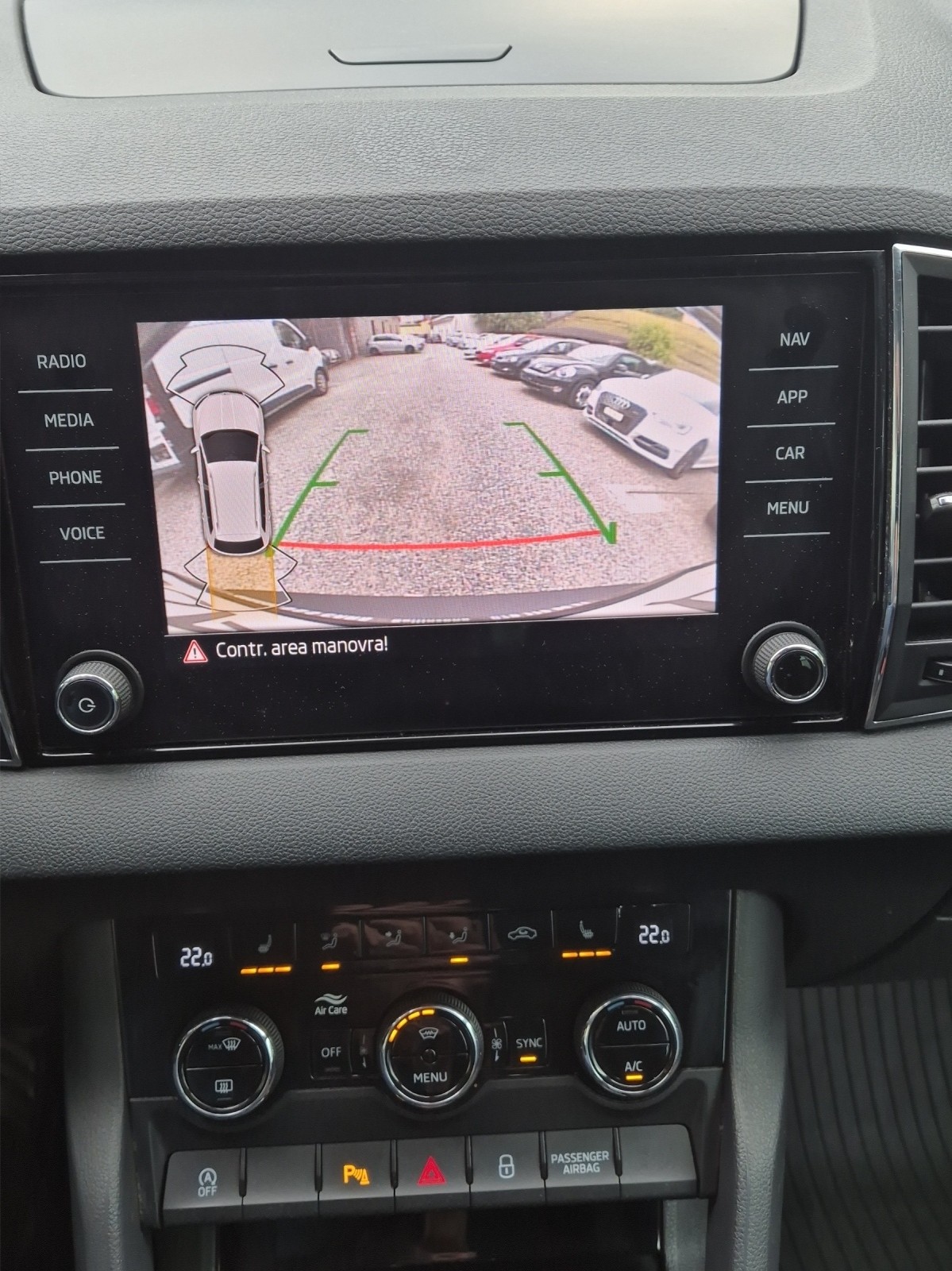 SKODA Karoq 2.0 TDI SCOUT 4x4 DSG-image-10