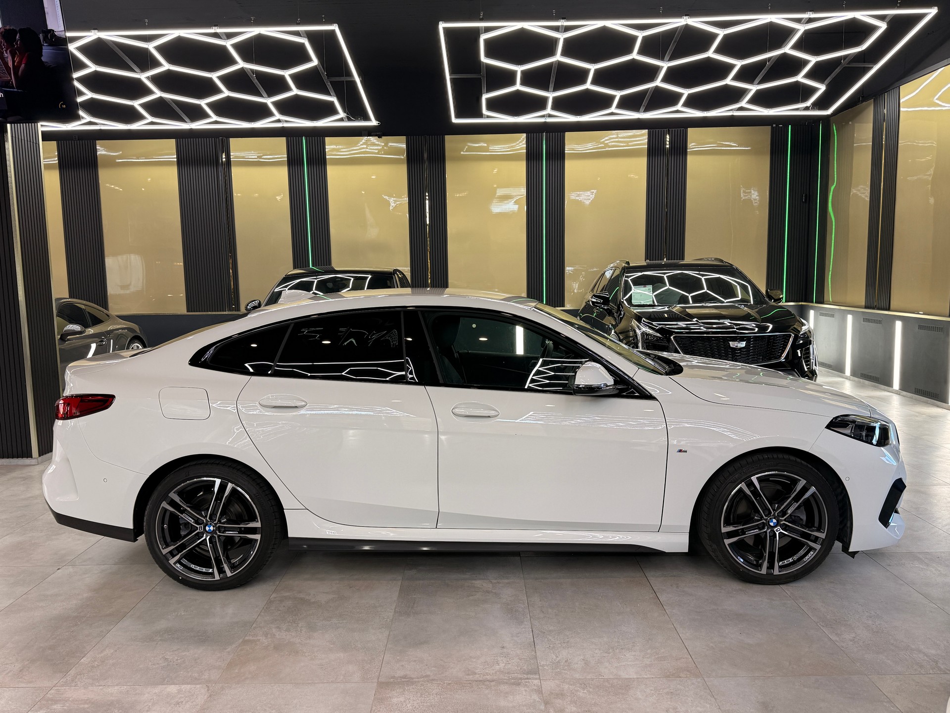 BMW 218i Gran Coupé M Sport Steptronic-image-3