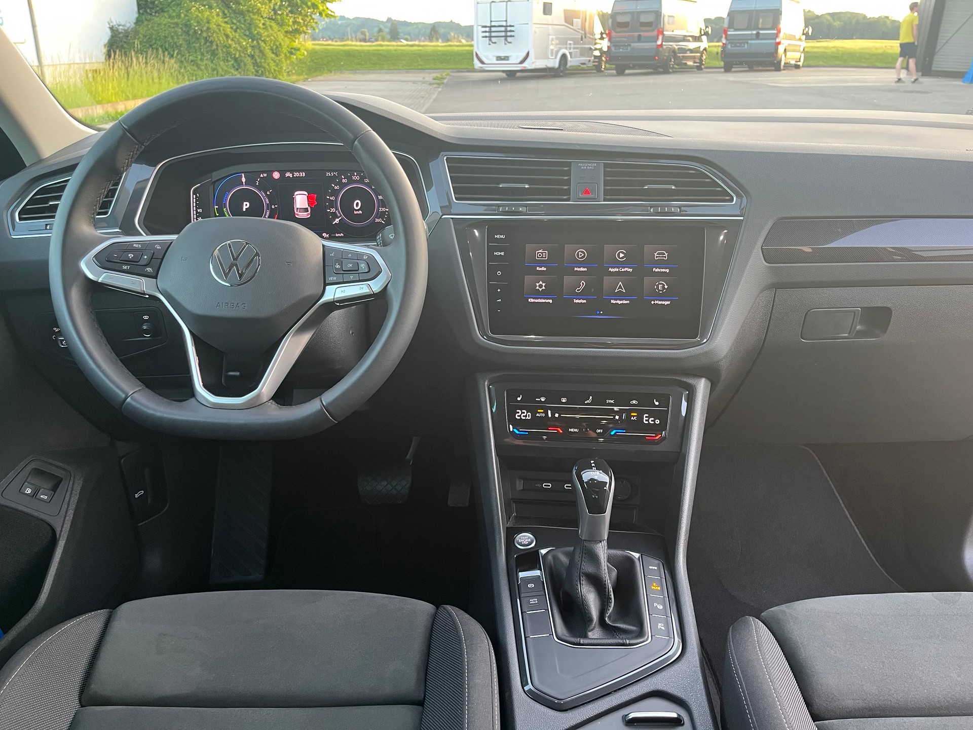 VW 1.4 TSI PHEV Elegance DSG 2WD-image-4