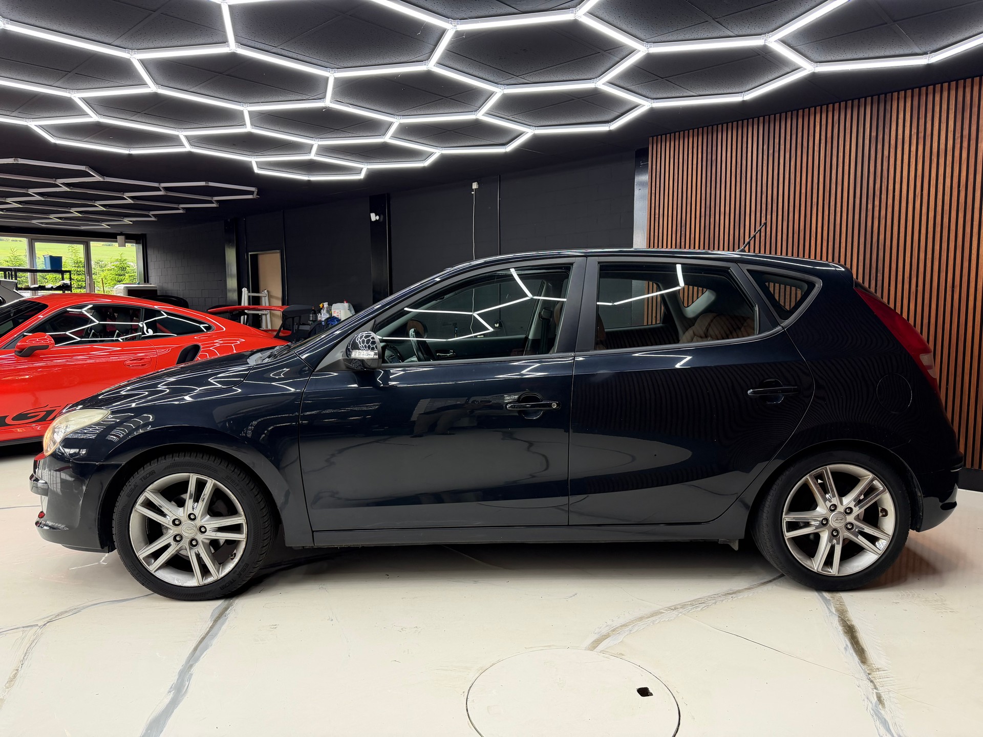 HYUNDAI i30 1.6 Style-image-4
