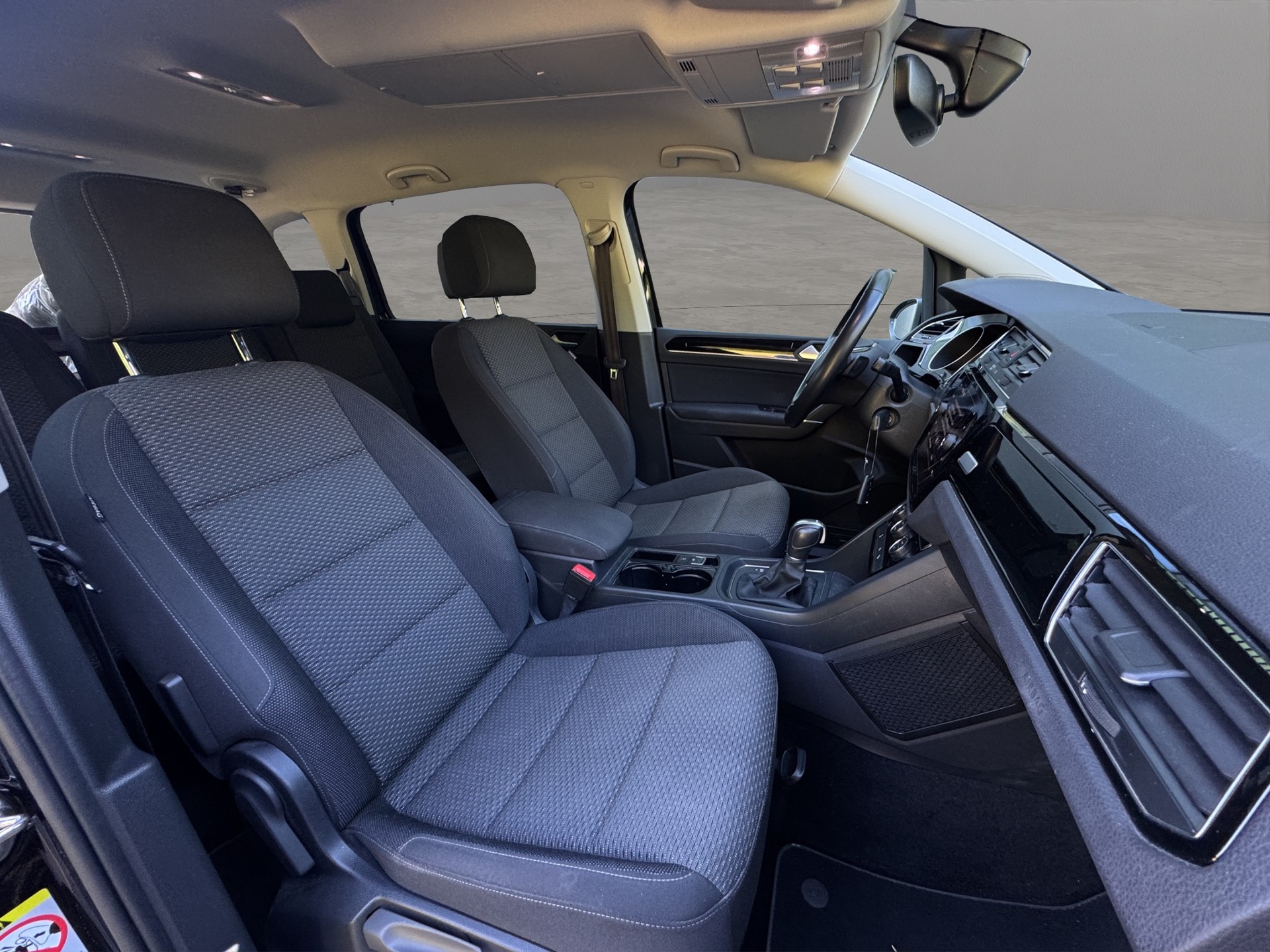 VW Touran 1.5 TSI EVO Trendline DSG-image-14