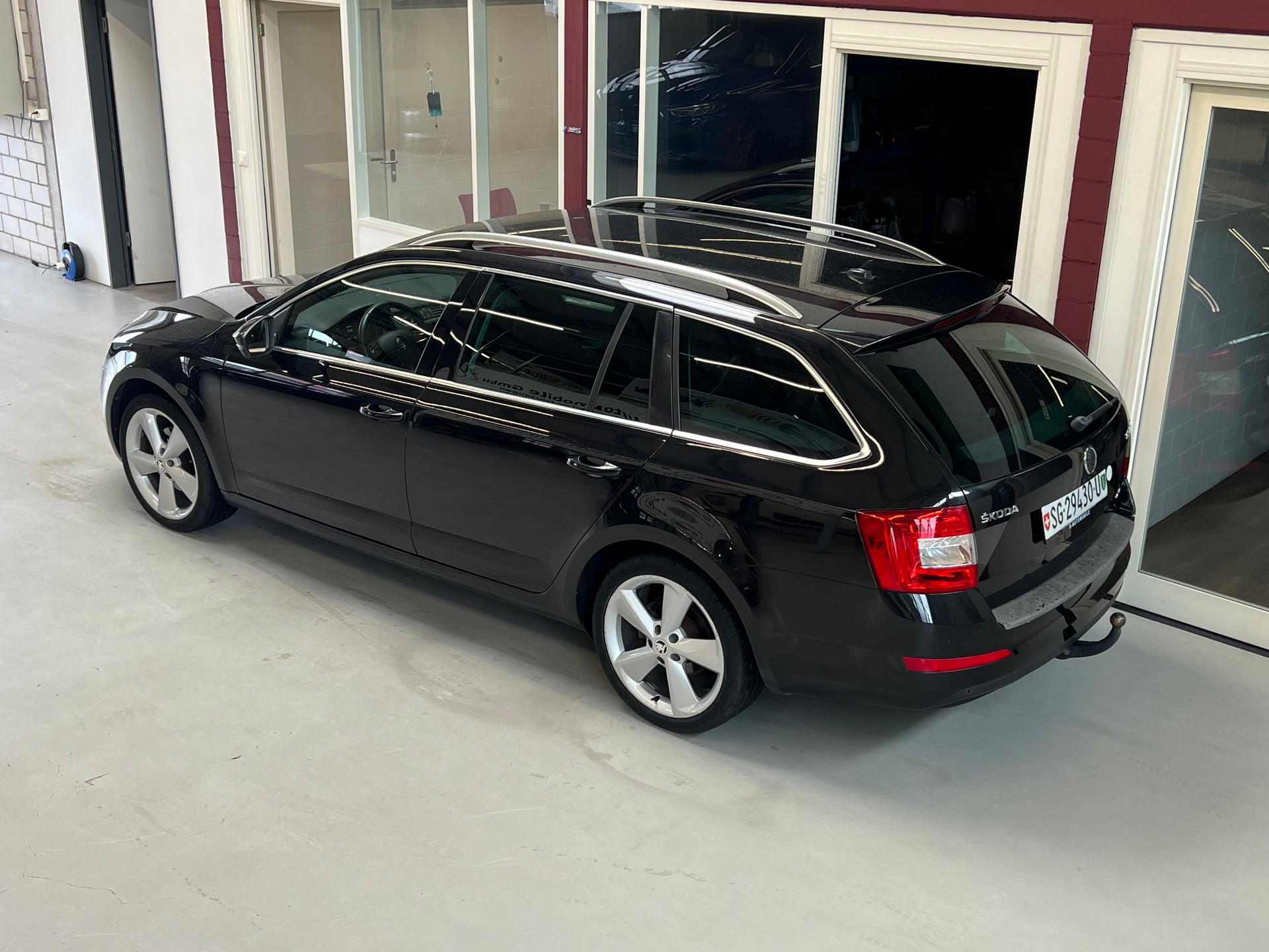 SKODA Octavia Combi 1.6 TDI Ambition 4x4-image-4