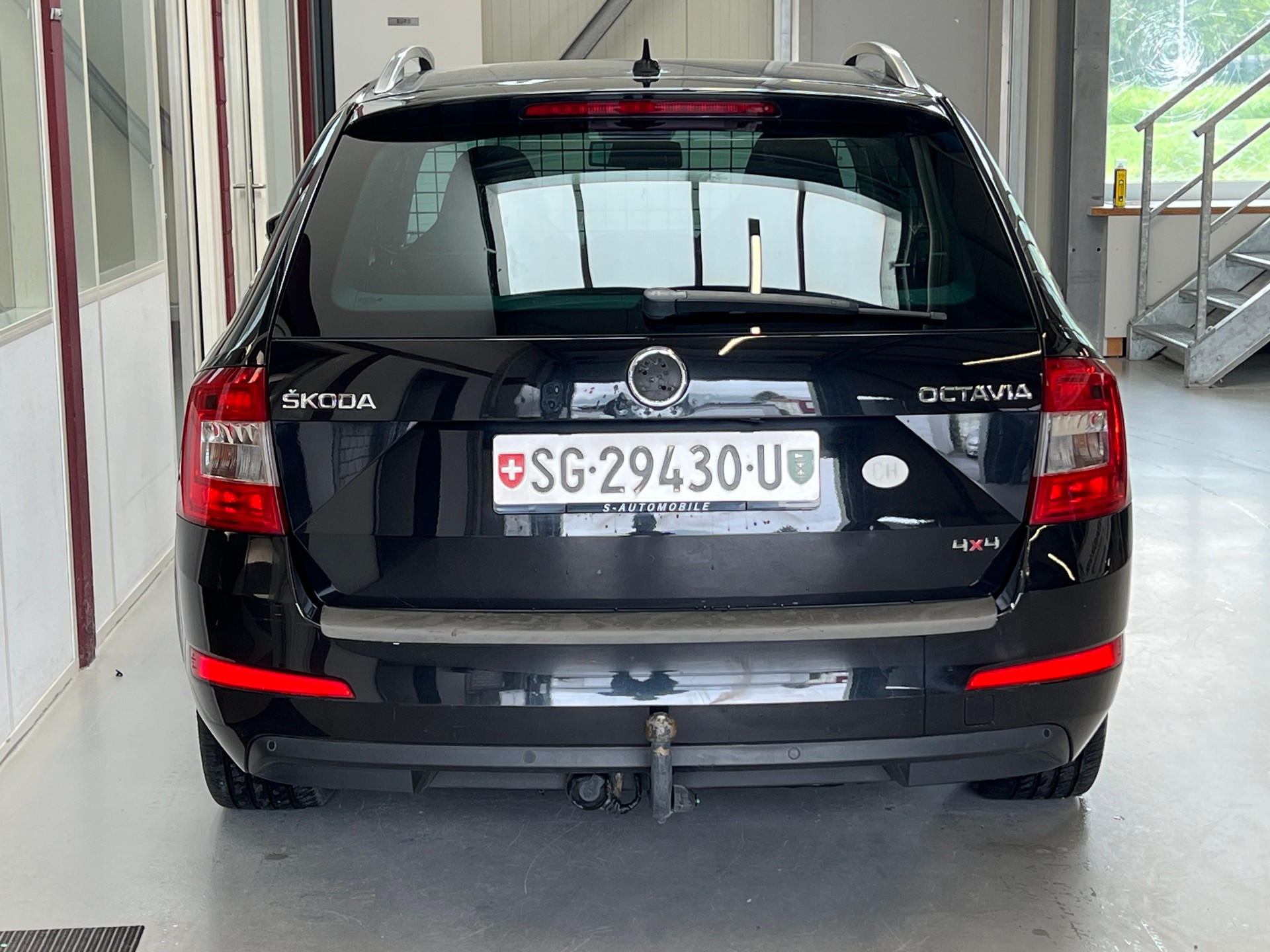 SKODA Octavia Combi 1.6 TDI Ambition 4x4-image-6