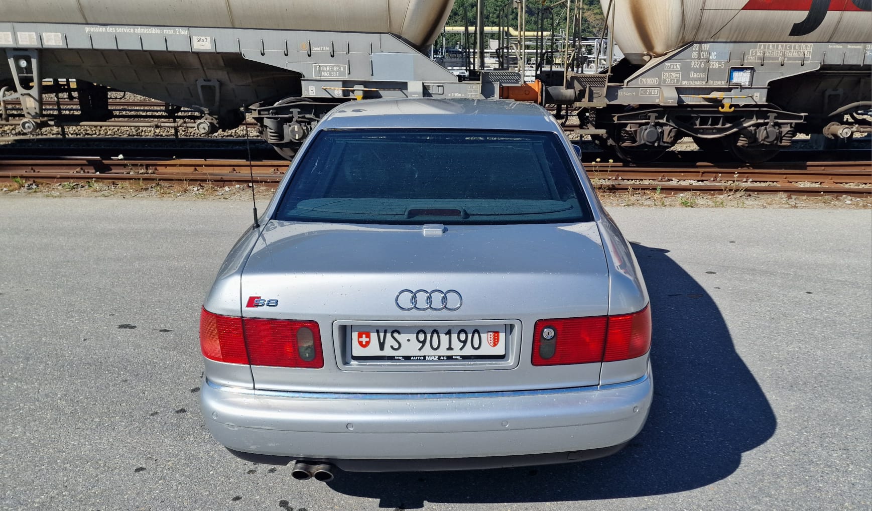 AUDI S8 4.2 quattro-image-3