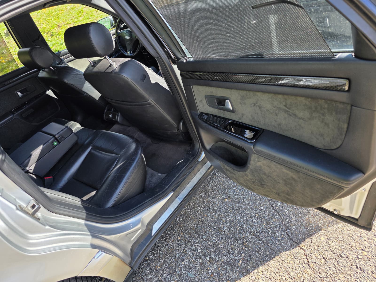 AUDI S8 4.2 quattro-image-8