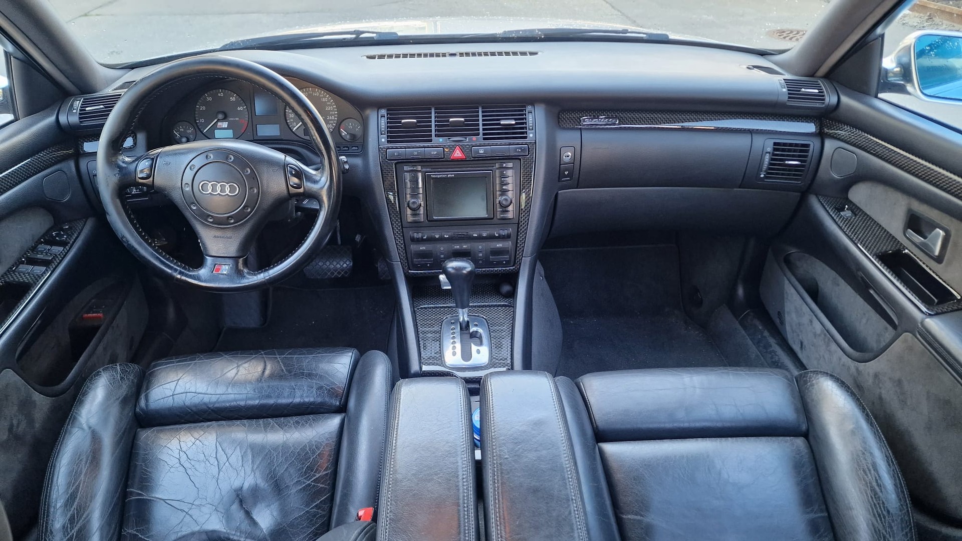 AUDI S8 4.2 quattro-image-7