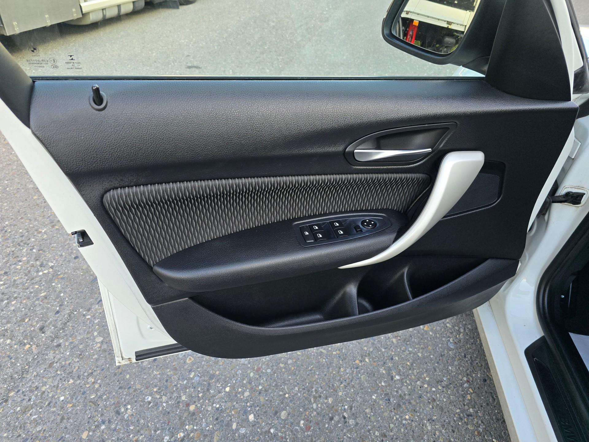 BMW 118i Urban Line Steptronic-image-13