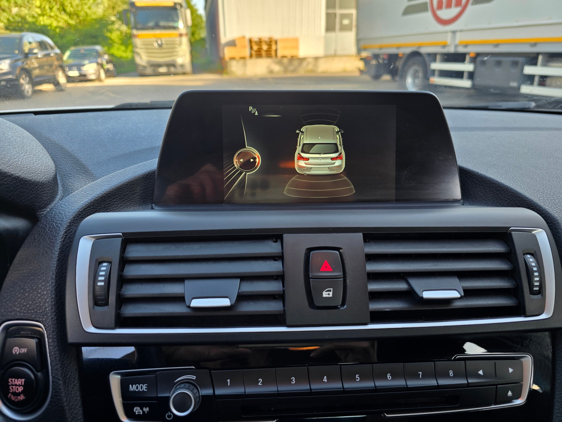 BMW 118i Urban Line Steptronic-image-22