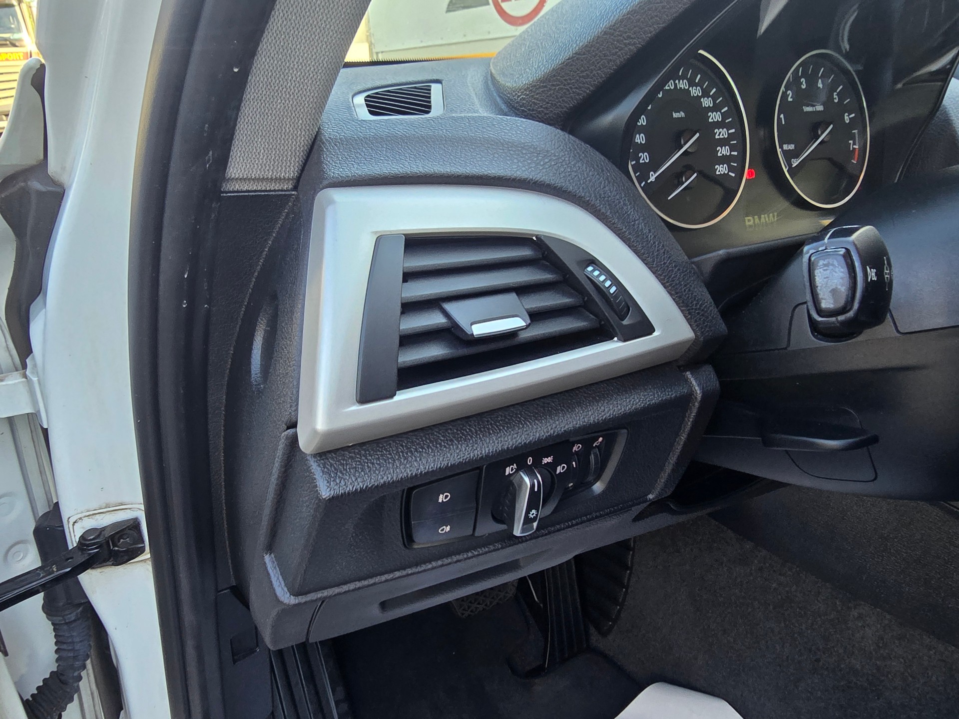 BMW 118i Urban Line Steptronic-image-16