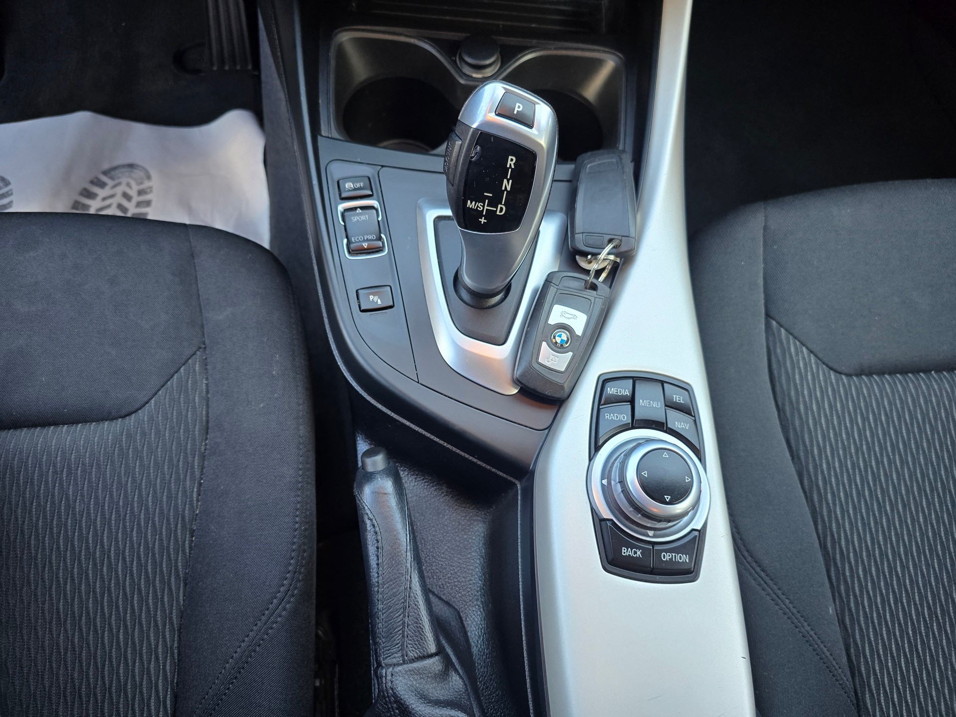 BMW 118i Urban Line Steptronic-image-19