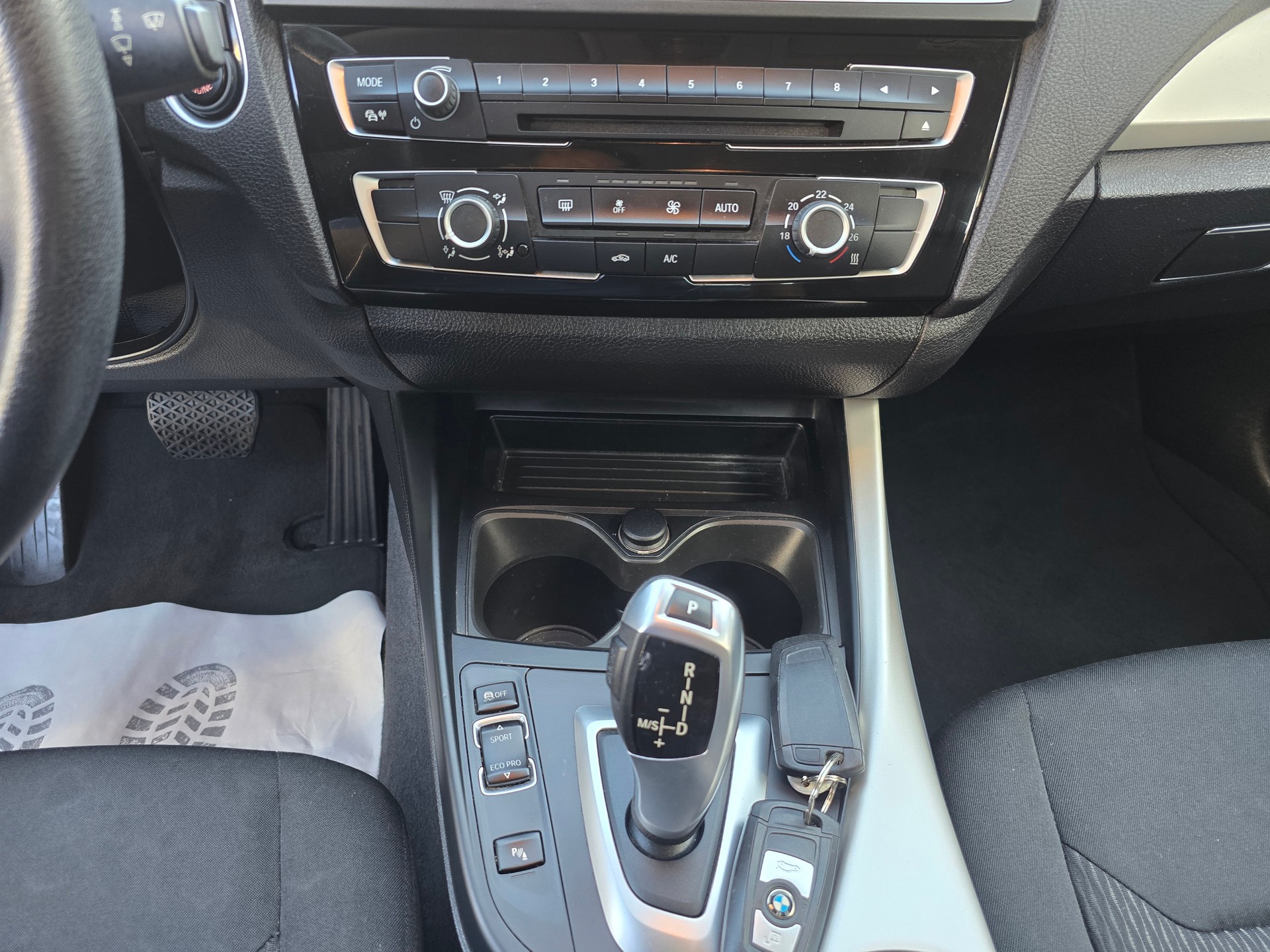 BMW 118i Urban Line Steptronic-image-20