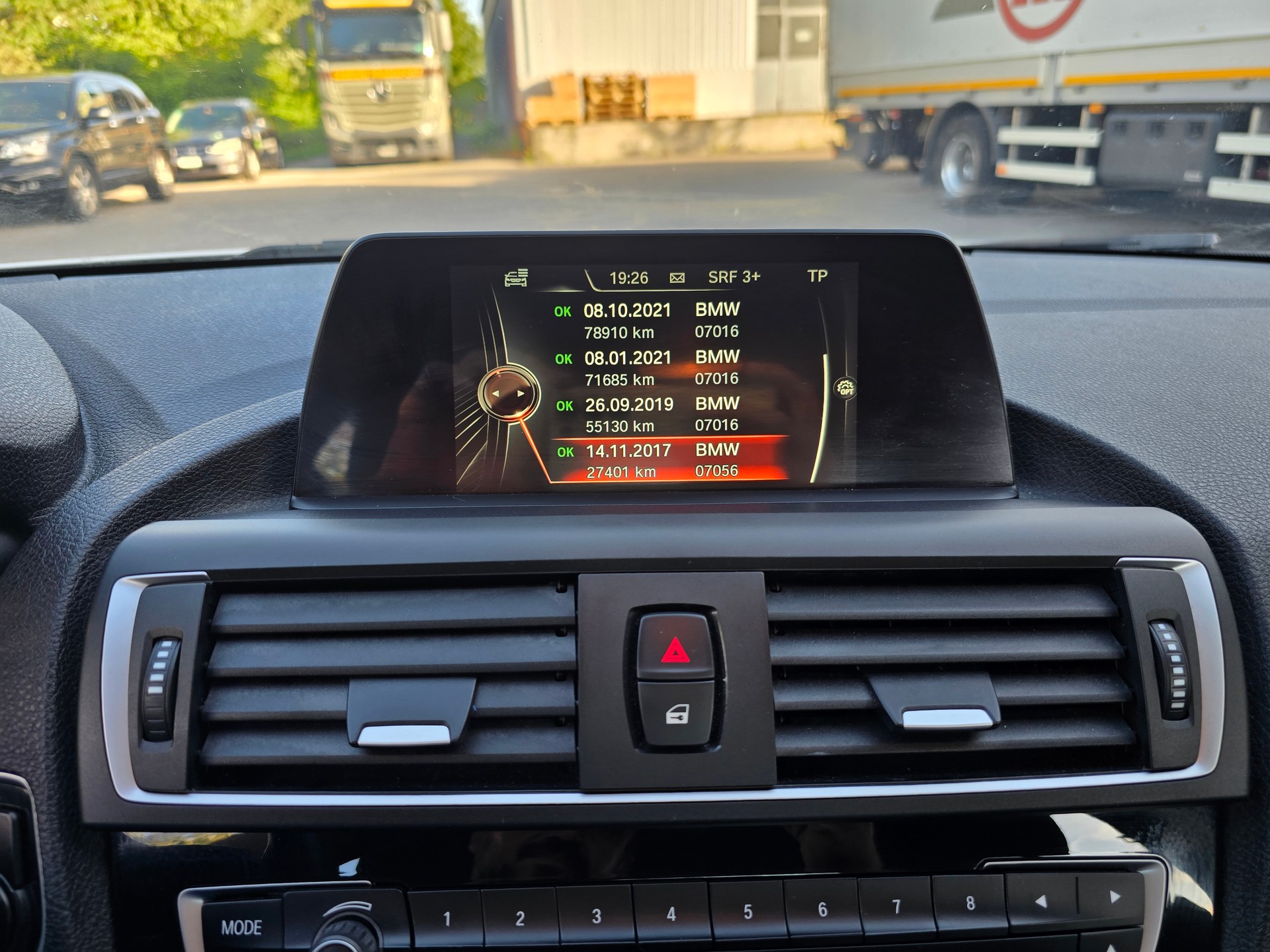 BMW 118i Urban Line Steptronic-image-24