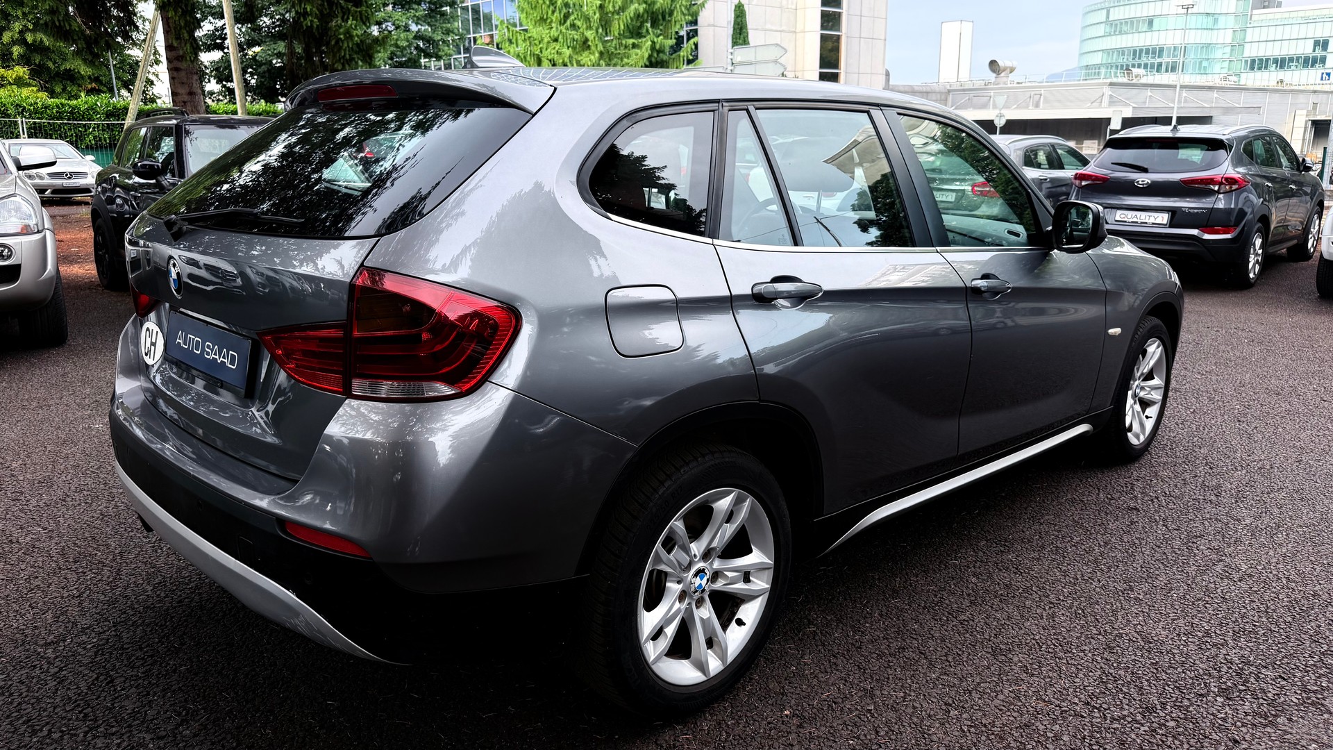 BMW X1 xDrive 28i Steptronic-image-4