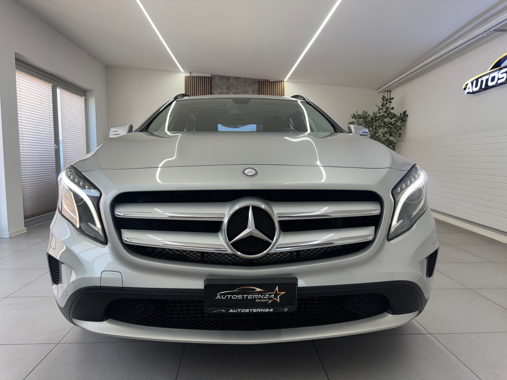 MERCEDES-BENZ GLA 200 CDI Swiss Star Edition Urban 4Matic 7G-DCT*CH-Fahrzeug*-image-2