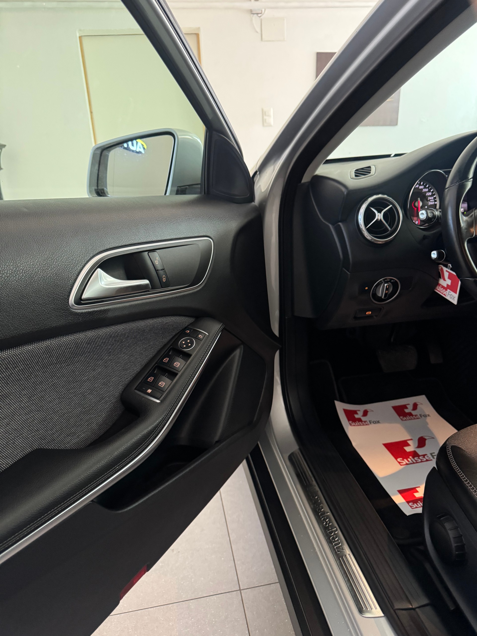 MERCEDES-BENZ GLA 200 CDI Swiss Star Edition Urban 4Matic 7G-DCT*CH-Fahrzeug*-image-9
