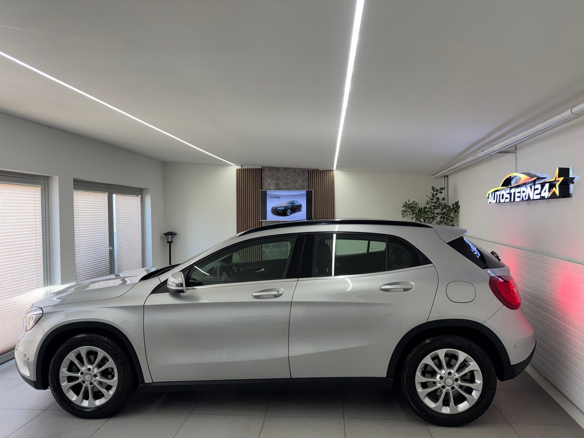 MERCEDES-BENZ GLA 200 CDI Swiss Star Edition Urban 4Matic 7G-DCT*CH-Fahrzeug*-image-6