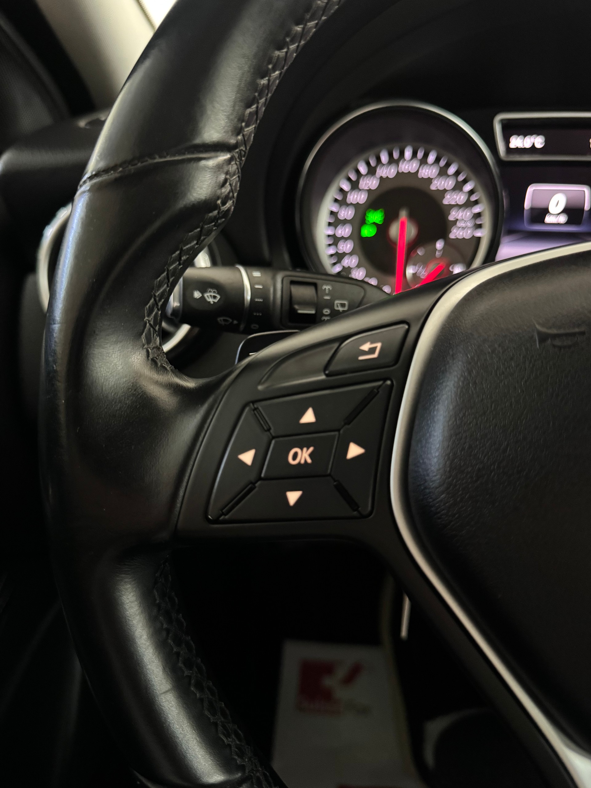 MERCEDES-BENZ GLA 200 CDI Swiss Star Edition Urban 4Matic 7G-DCT*CH-Fahrzeug*-image-17