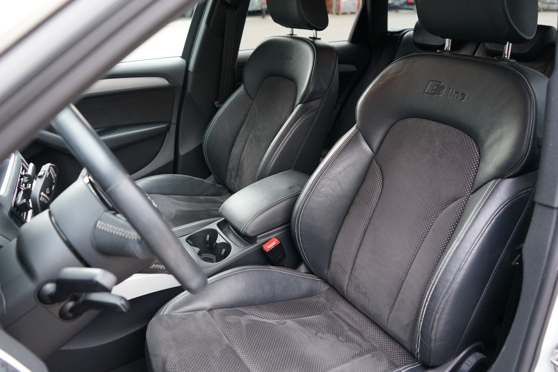 AUDI 2.0 TDI quattro S-Tronic-image-4