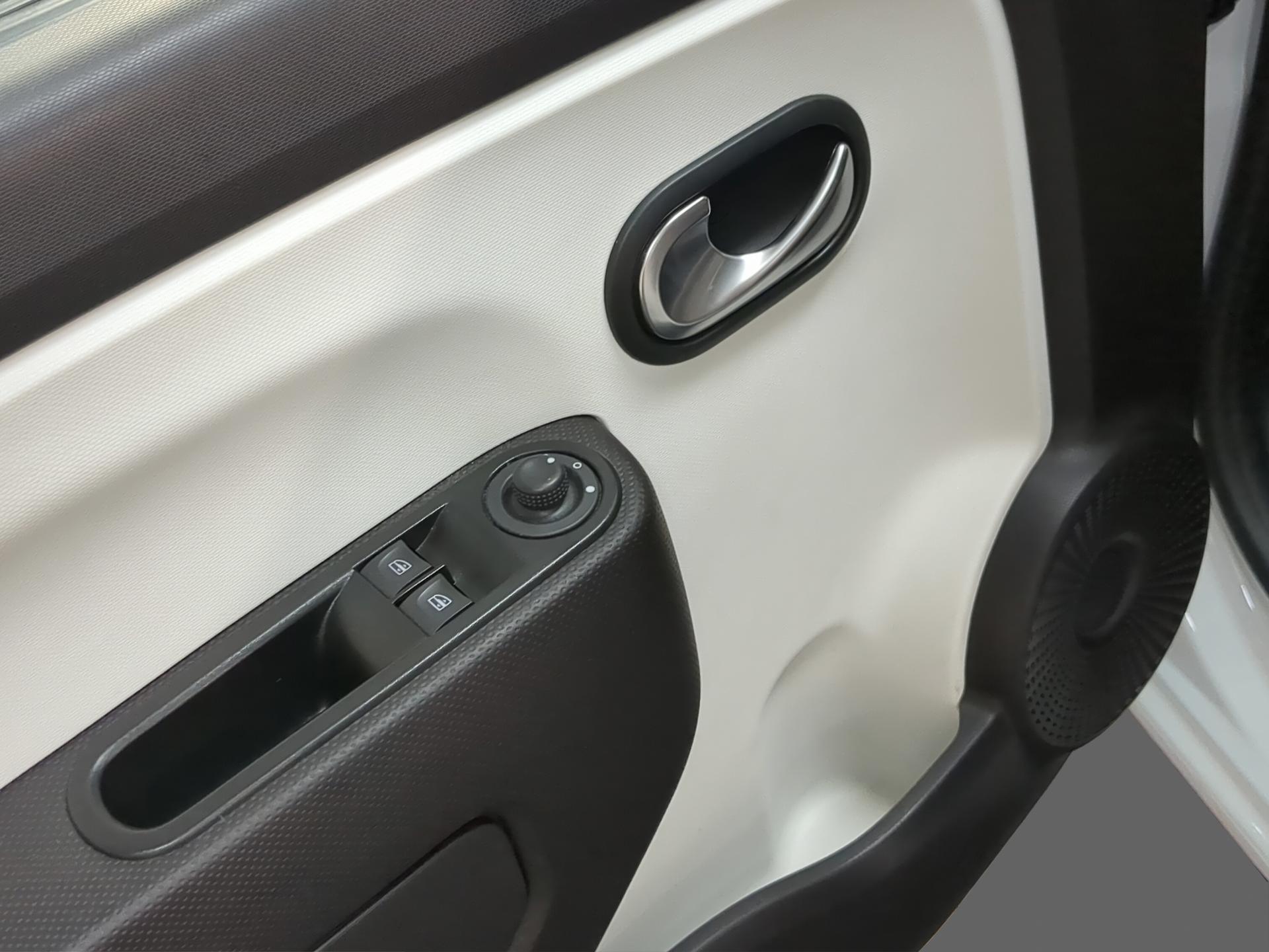 RENAULT Twingo SCe 65 Equilibre-image-17
