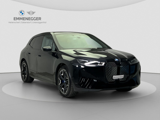 BMW iX xDrive40-showroom-element-2