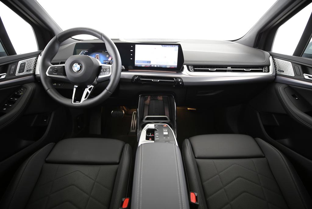 BMW 223d xDrive Active Tourer-image-4