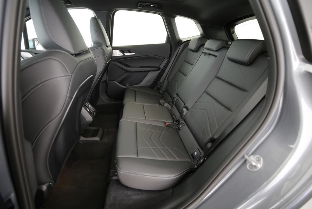BMW 223d xDrive Active Tourer-image-12