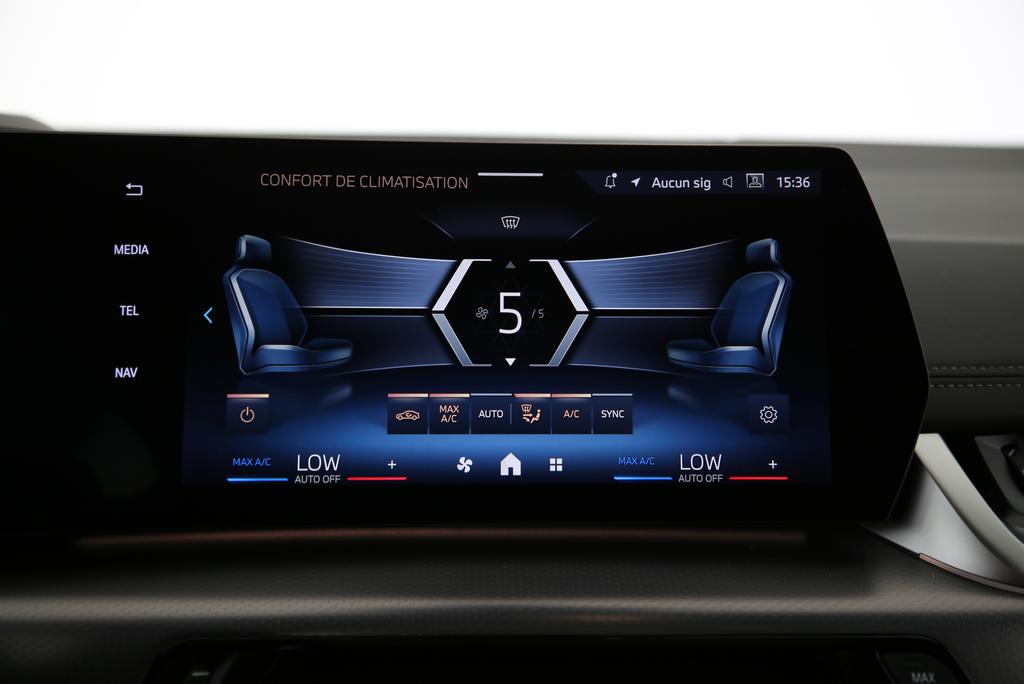 BMW 223d xDrive Active Tourer-image-11
