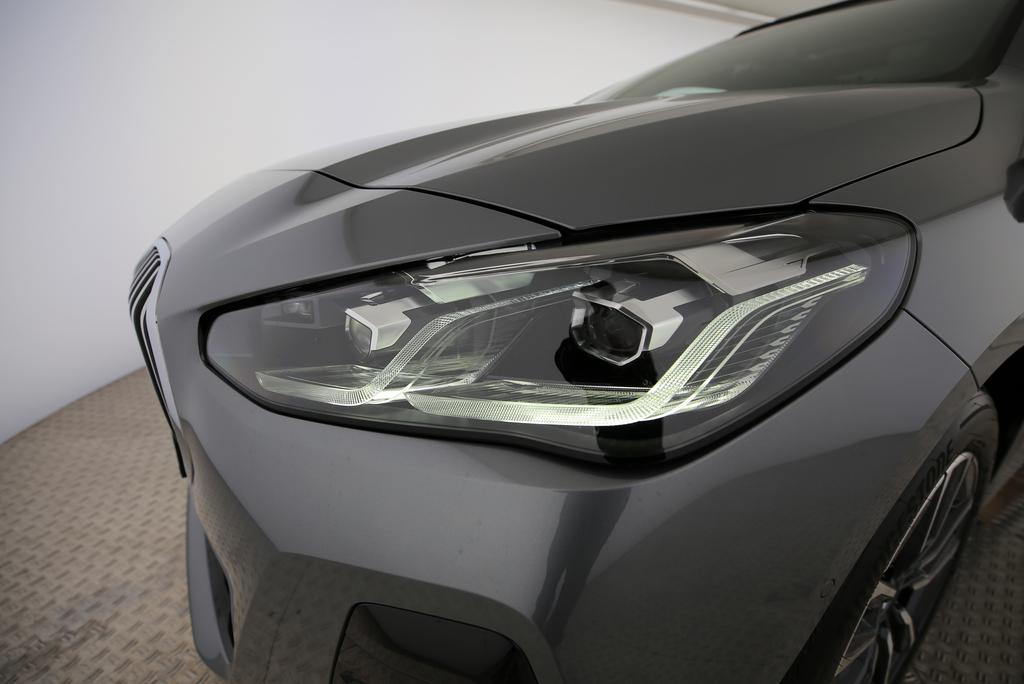 BMW 223d xDrive Active Tourer-image-16