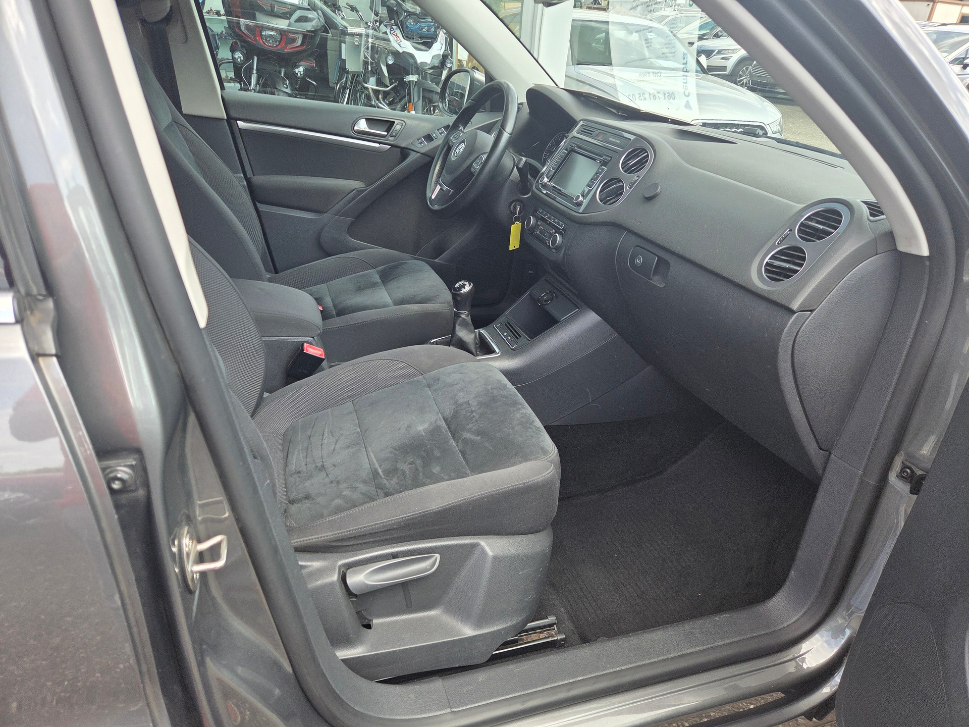 VW Tiguan 1.4 TSI Sport&Style 4Motion-image-11