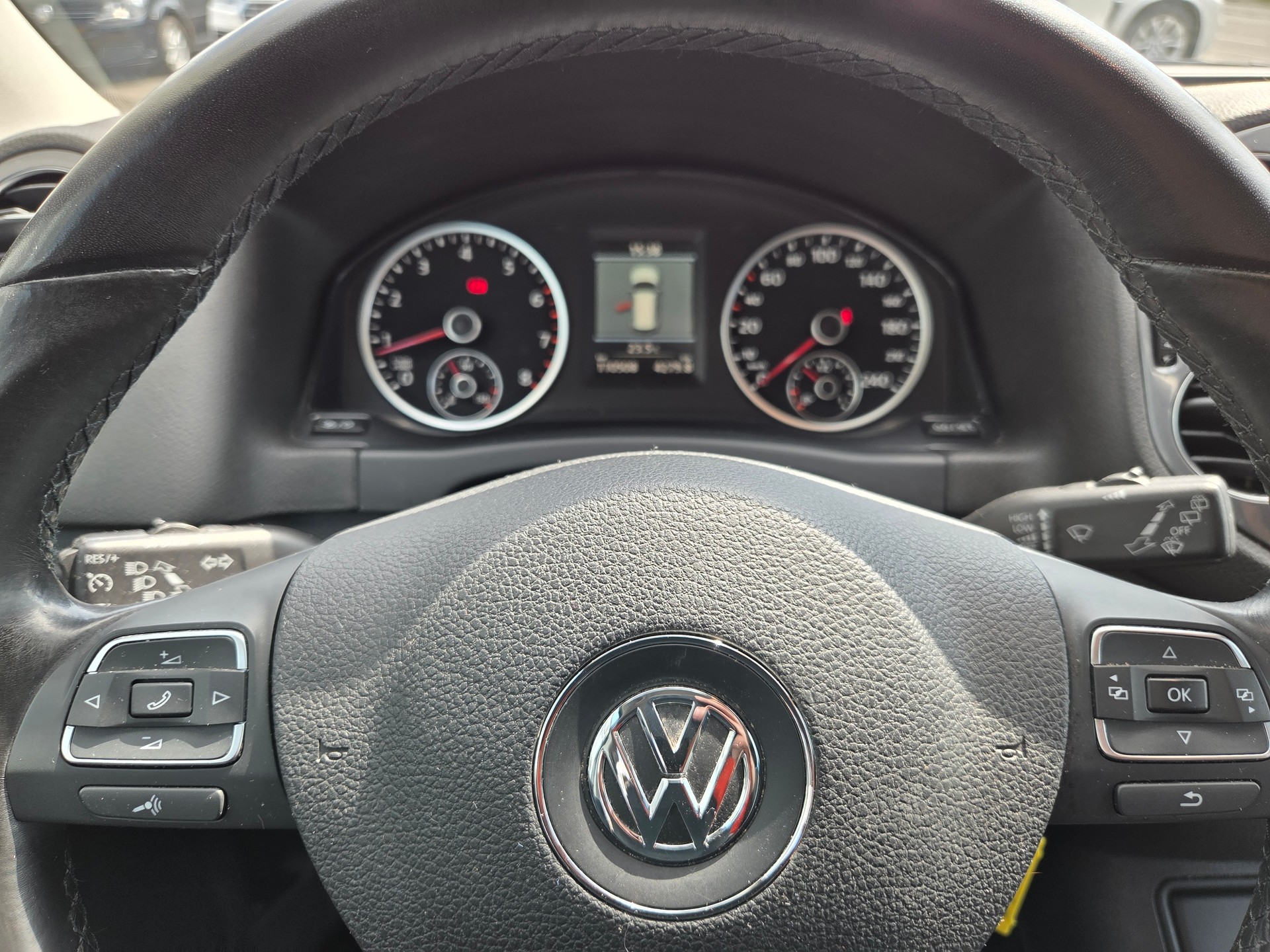 VW Tiguan 1.4 TSI Sport&Style 4Motion-image-16