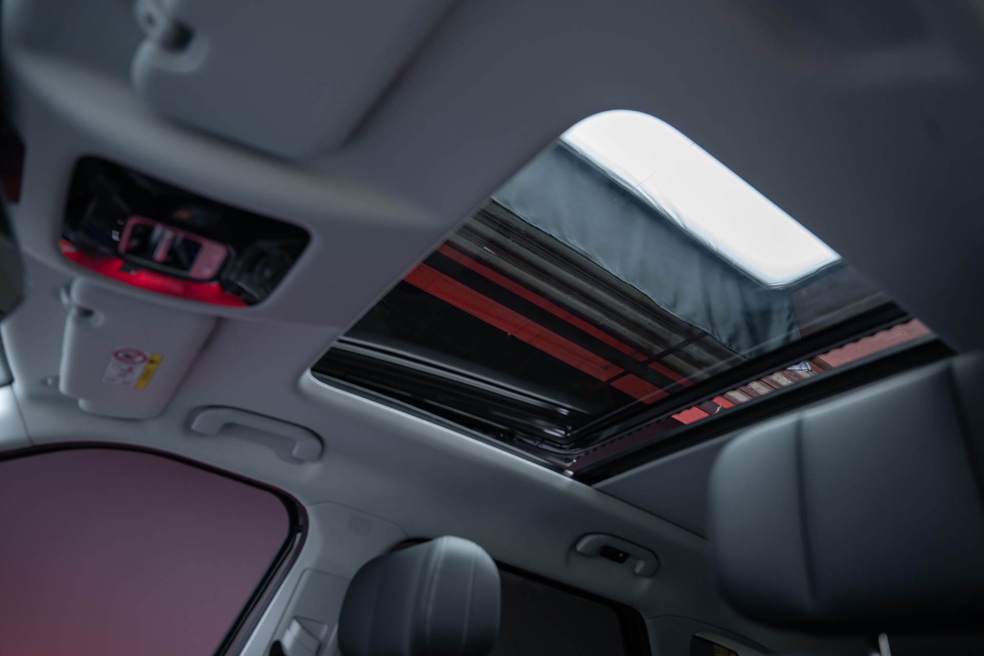 JAECOO 7 1.5TGDI HEV Exclusive DCT / Panorama-Schiebedach / Head-Up Display / 360° Kamera-image-18
