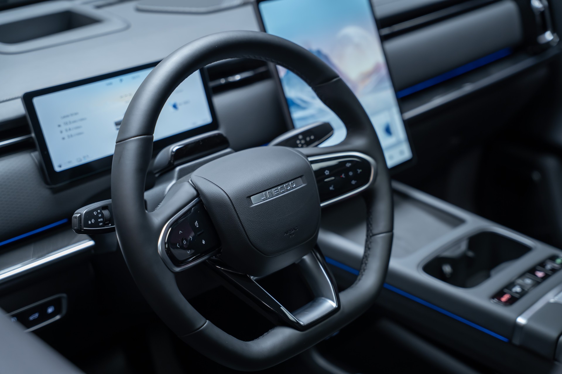 JAECOO 7 1.5TGDI HEV Exclusive DCT / Panorama-Schiebedach / Head-Up Display / 360° Kamera-image-13