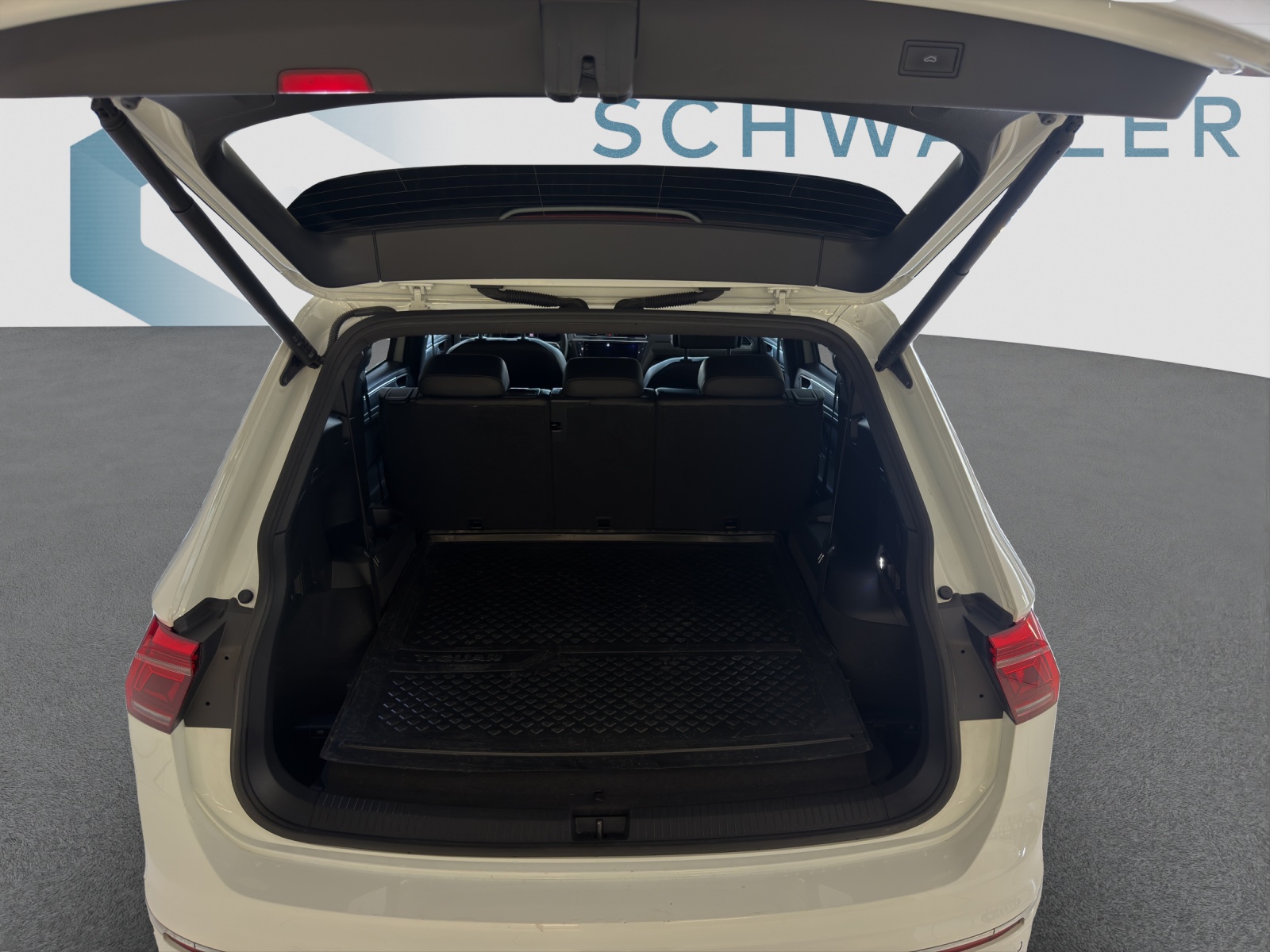 VW Tiguan Allspace 2.0 TSI R-Line DSG-image-6
